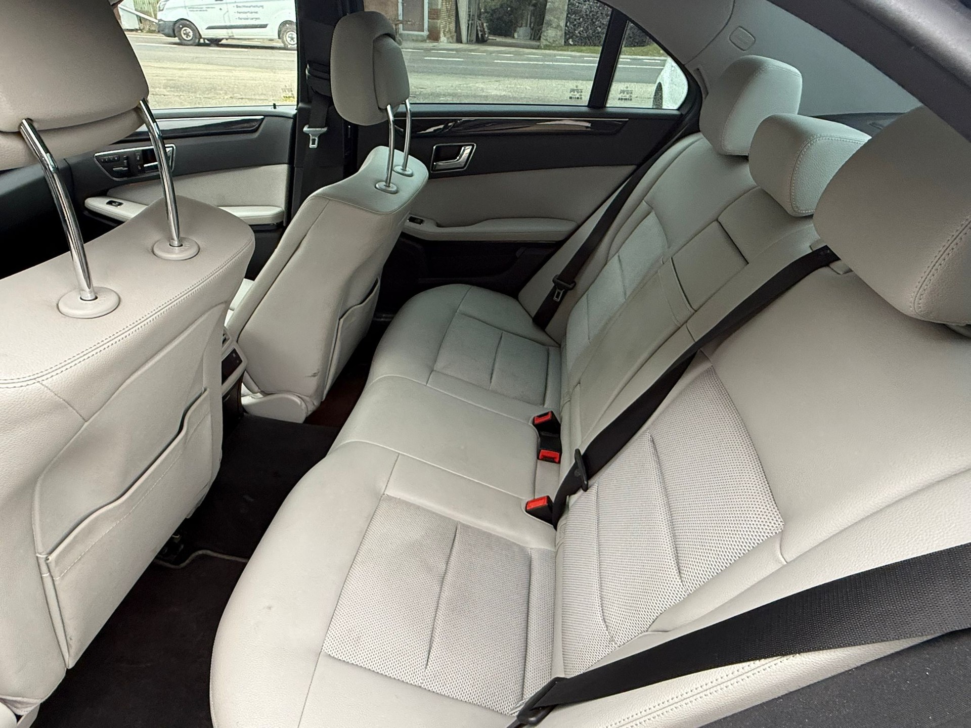 MERCEDES-BENZ E 350 CDI BlueEfficiency Elégance 7G-Tronic-image-11