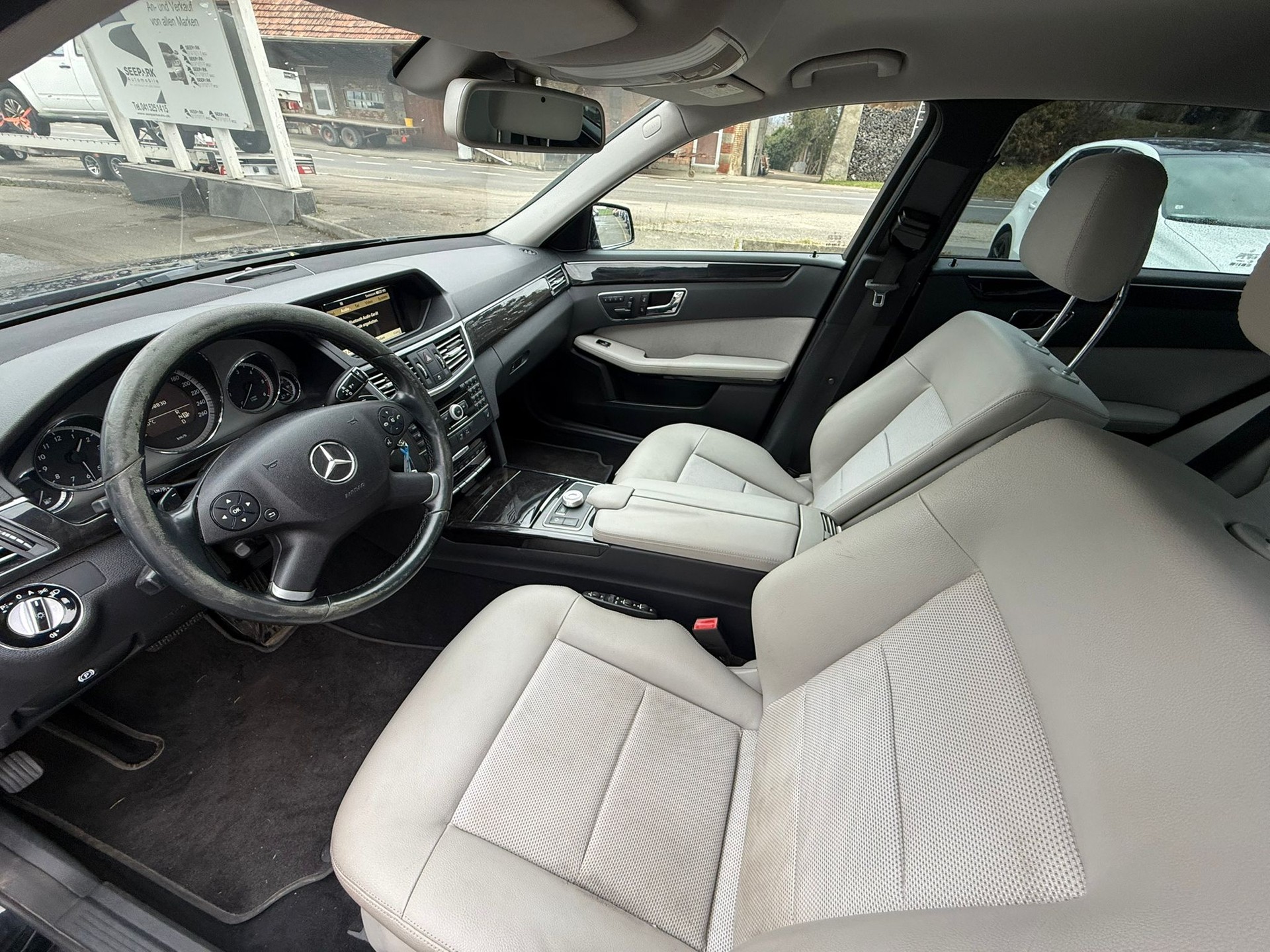 MERCEDES-BENZ E 350 CDI BlueEfficiency Elégance 7G-Tronic-image-10