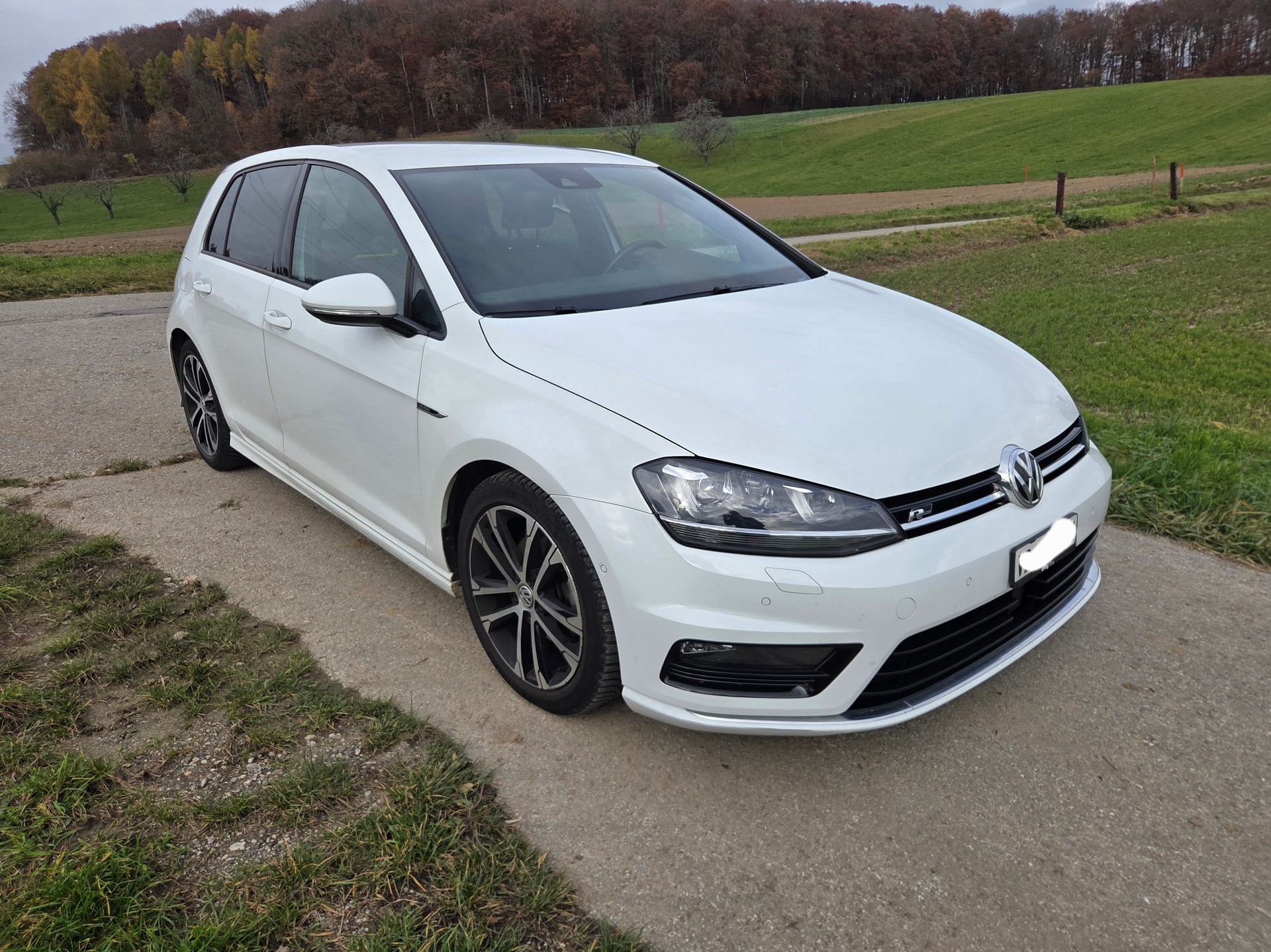 VW Golf VII 1.4 TSI Lounge R-Line DSG-image-0