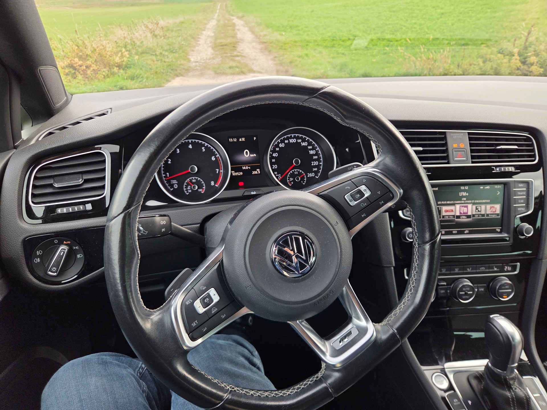 VW Golf VII 1.4 TSI Lounge R-Line DSG-image-3