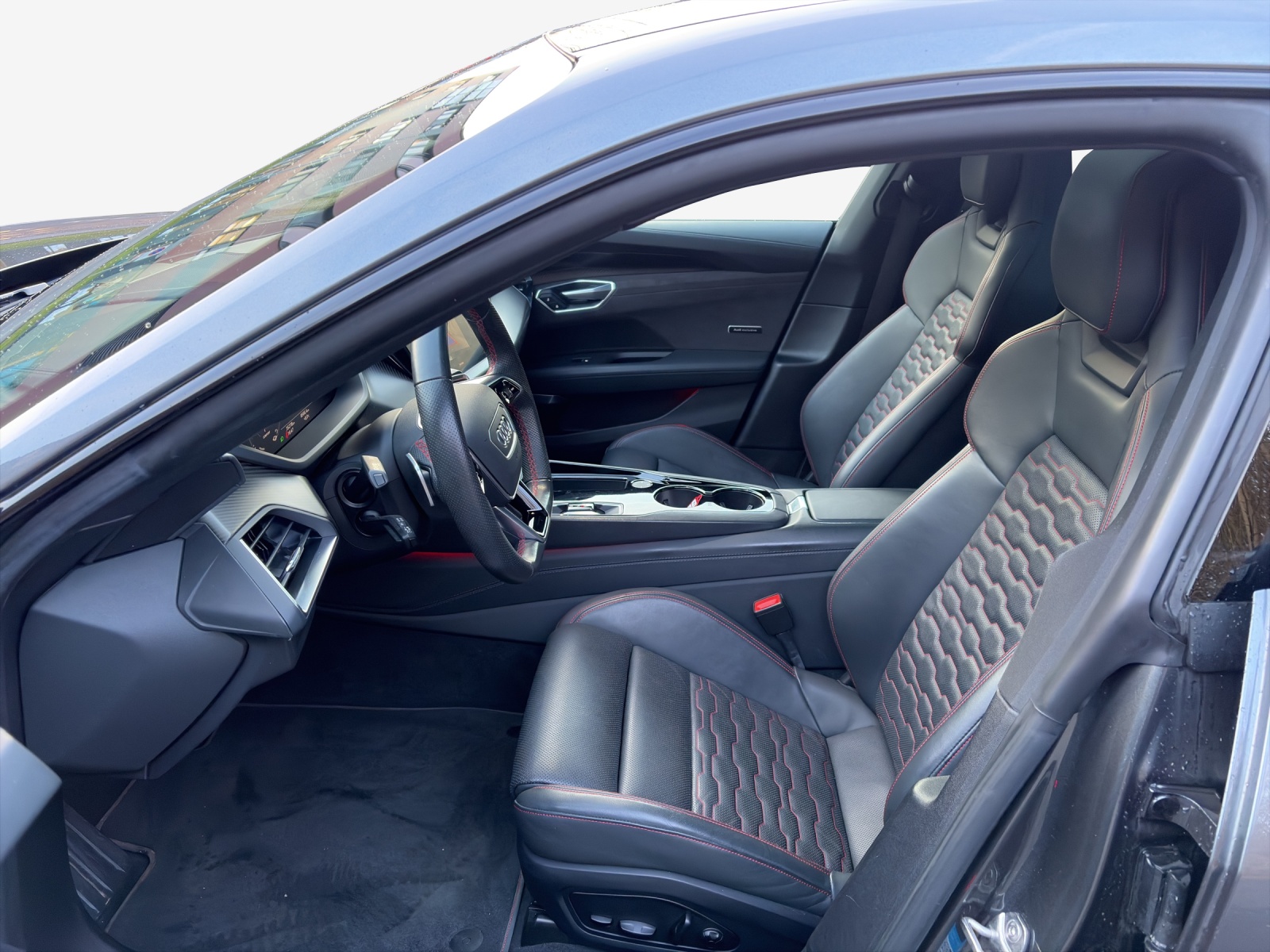 AUDI e-tron GT quattro-image-8