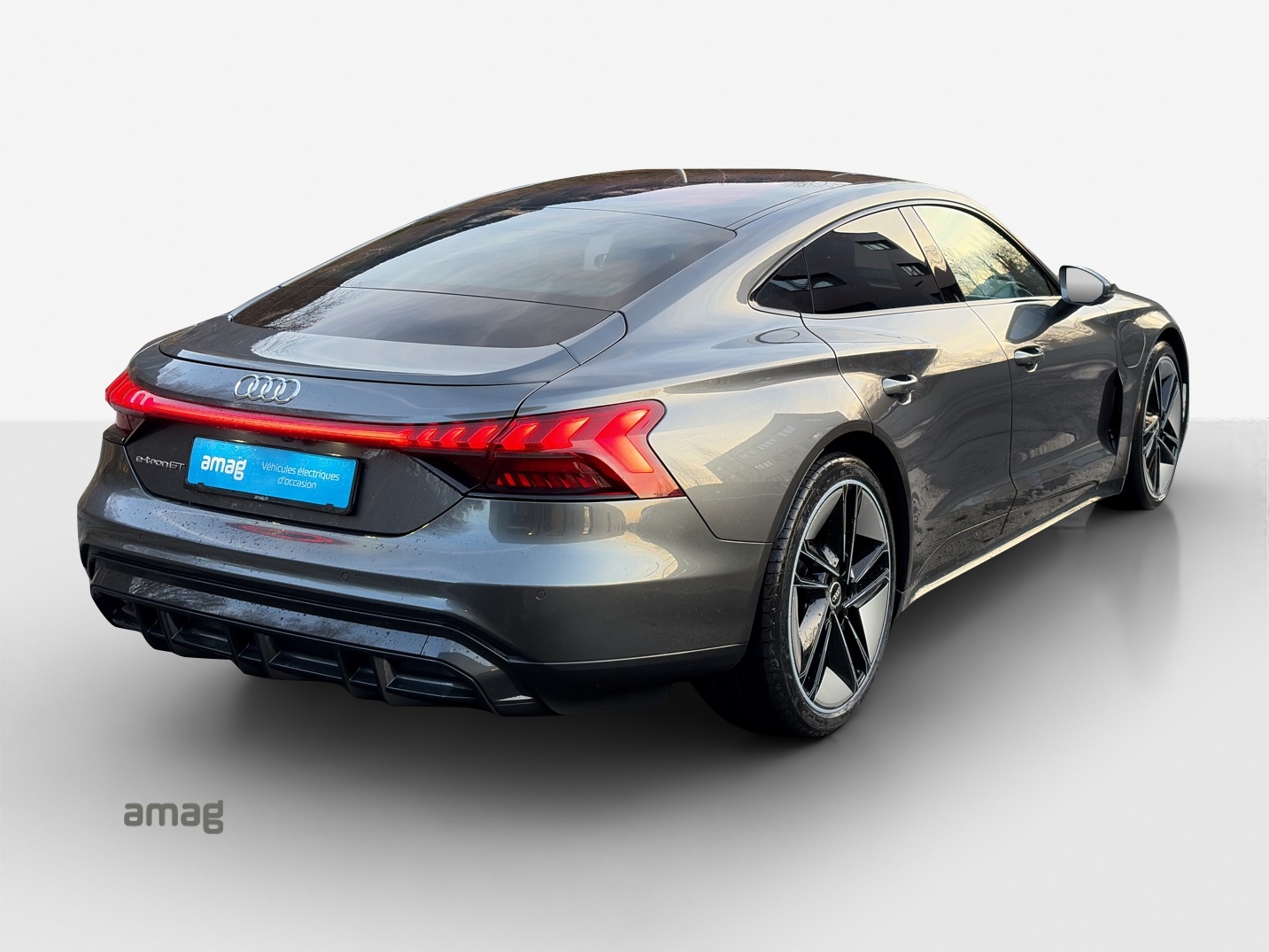 AUDI e-tron GT quattro-image-5