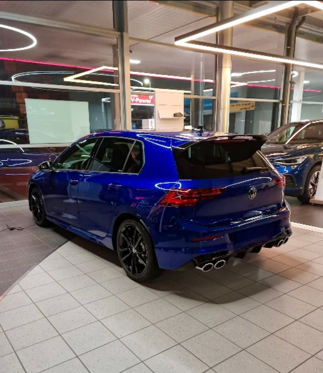 VW 8 R Performance 20 years-image-1