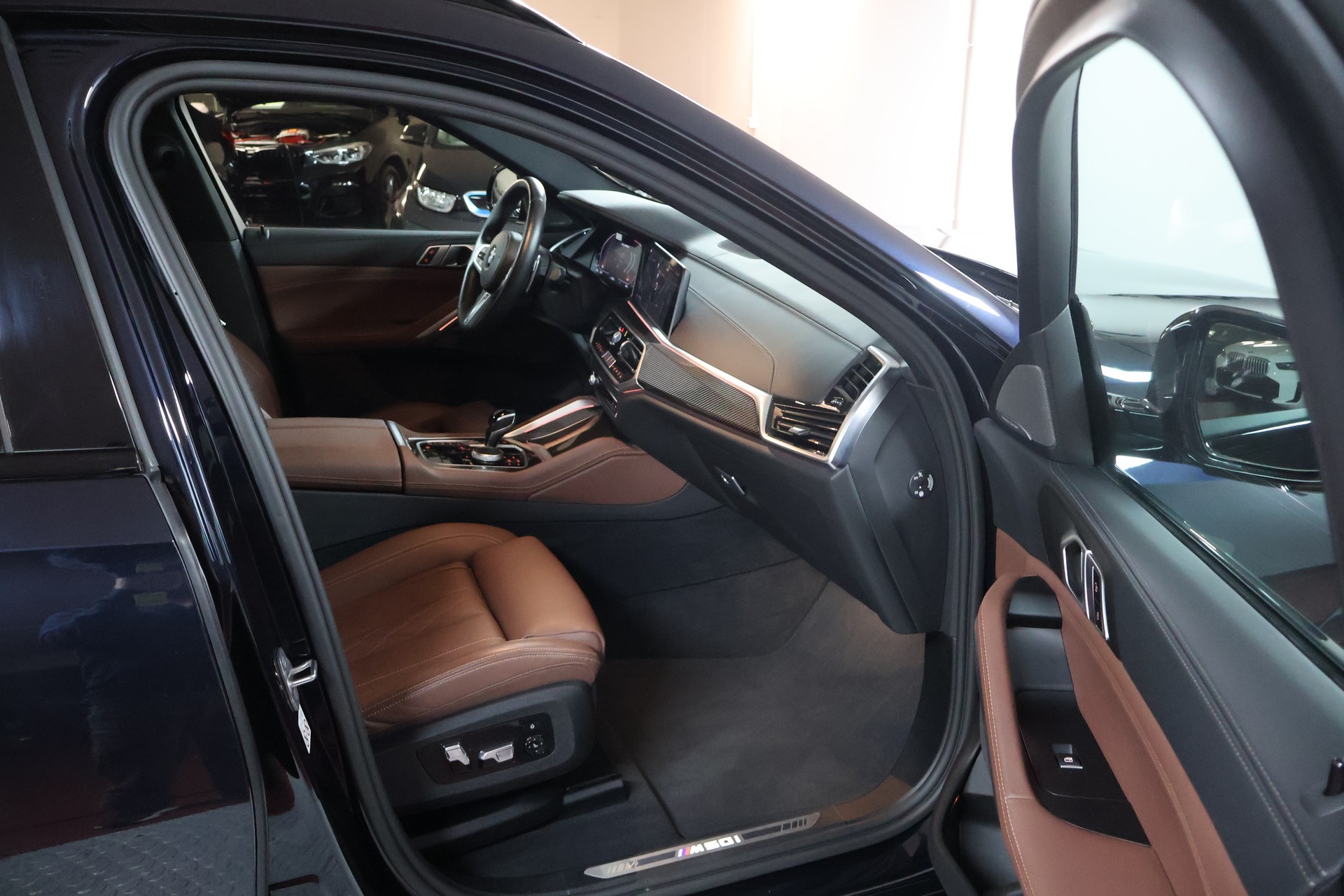 BMW X6 M50i Steptronic-image-16