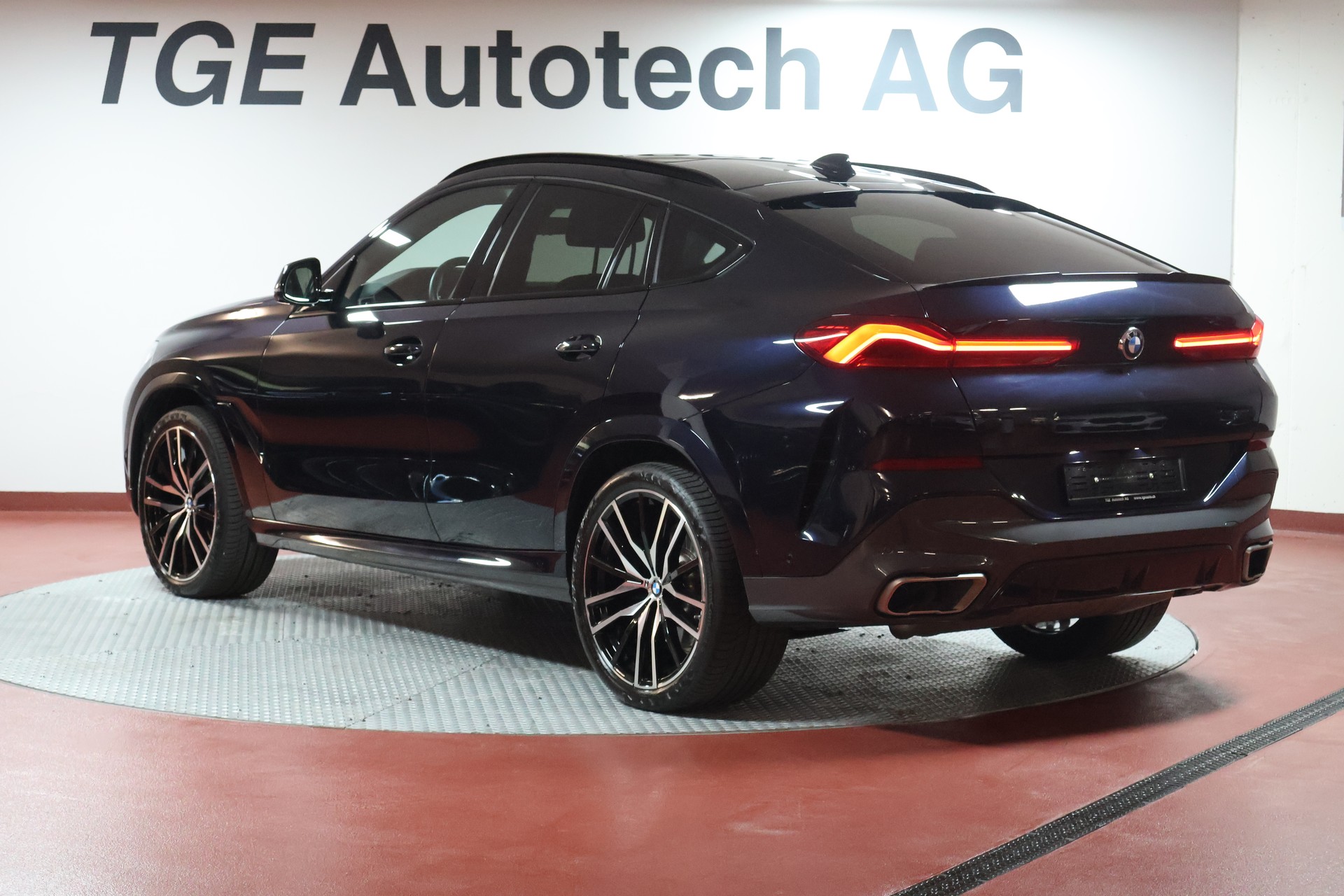 BMW X6 M50i Steptronic-image-22