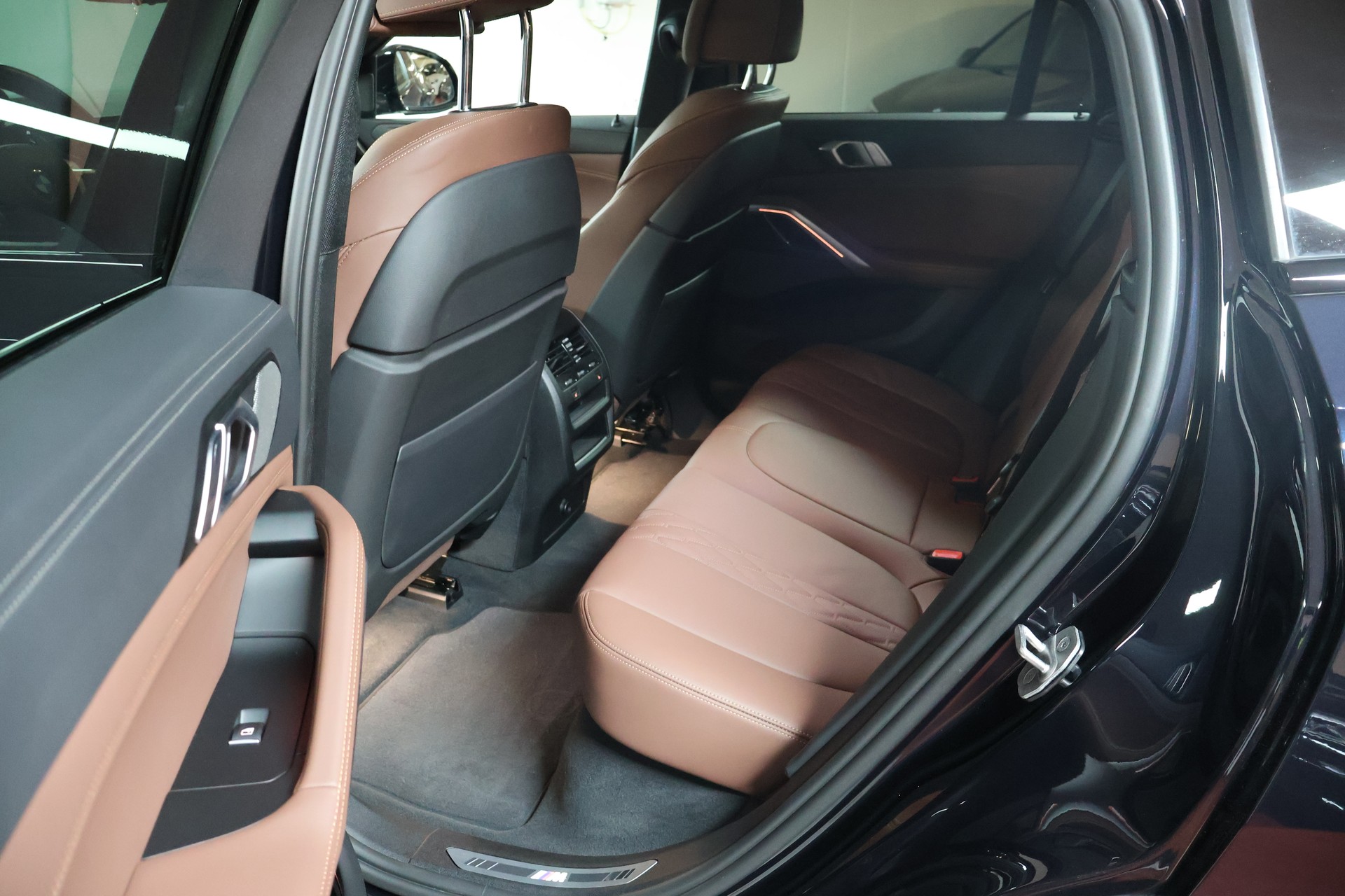 BMW X6 M50i Steptronic-image-18