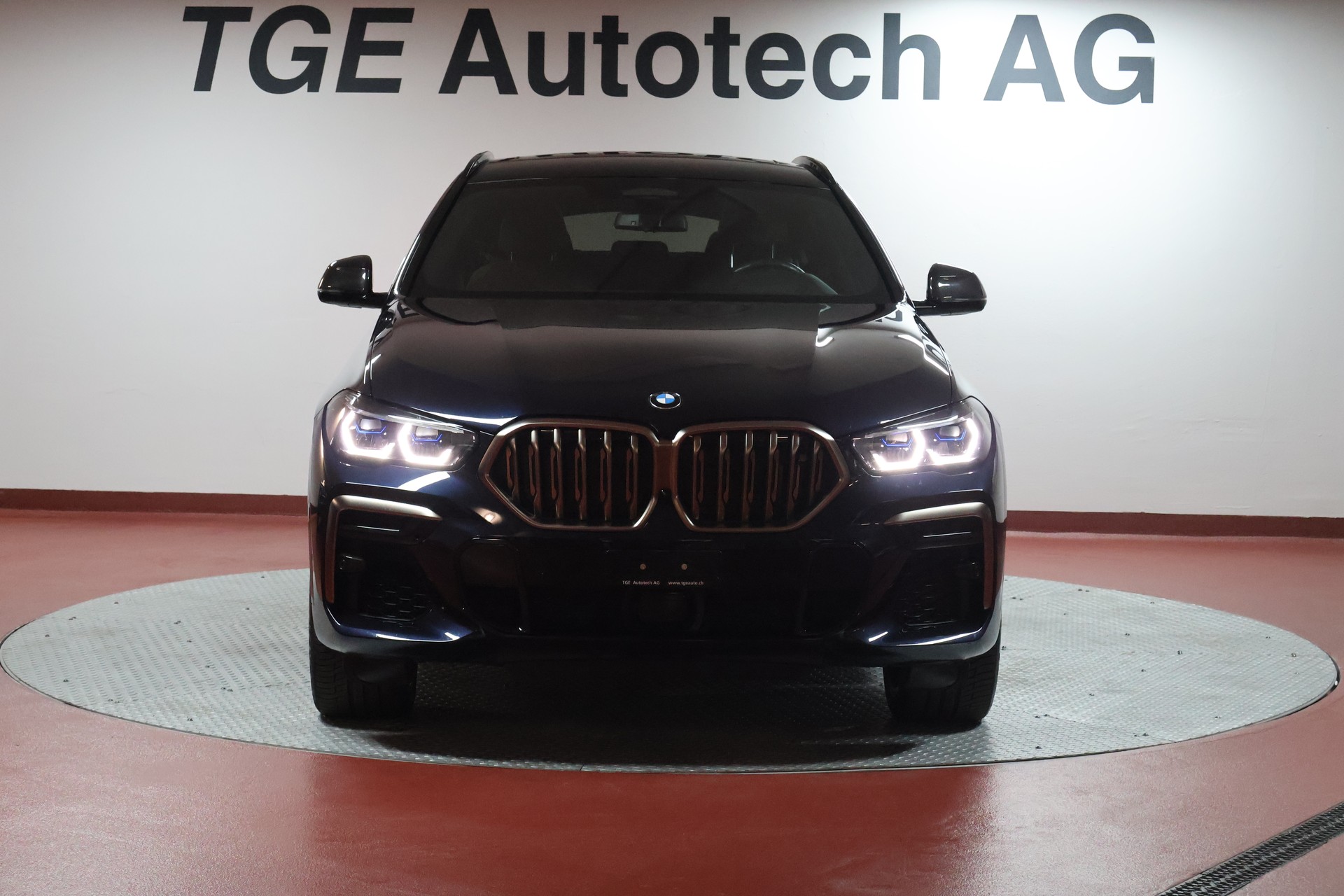 BMW X6 M50i Steptronic-image-1