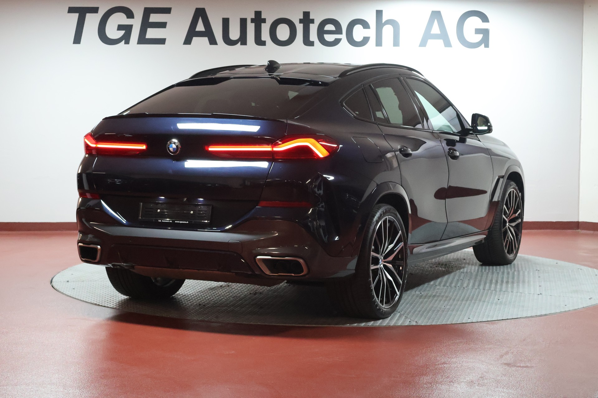 BMW X6 M50i Steptronic-image-21
