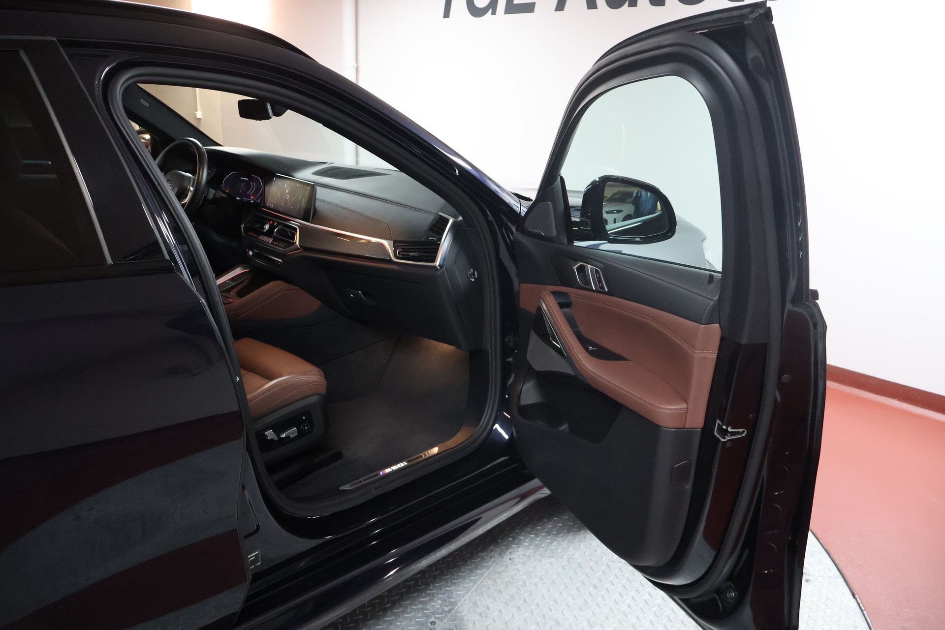 BMW X6 M50i Steptronic-image-15