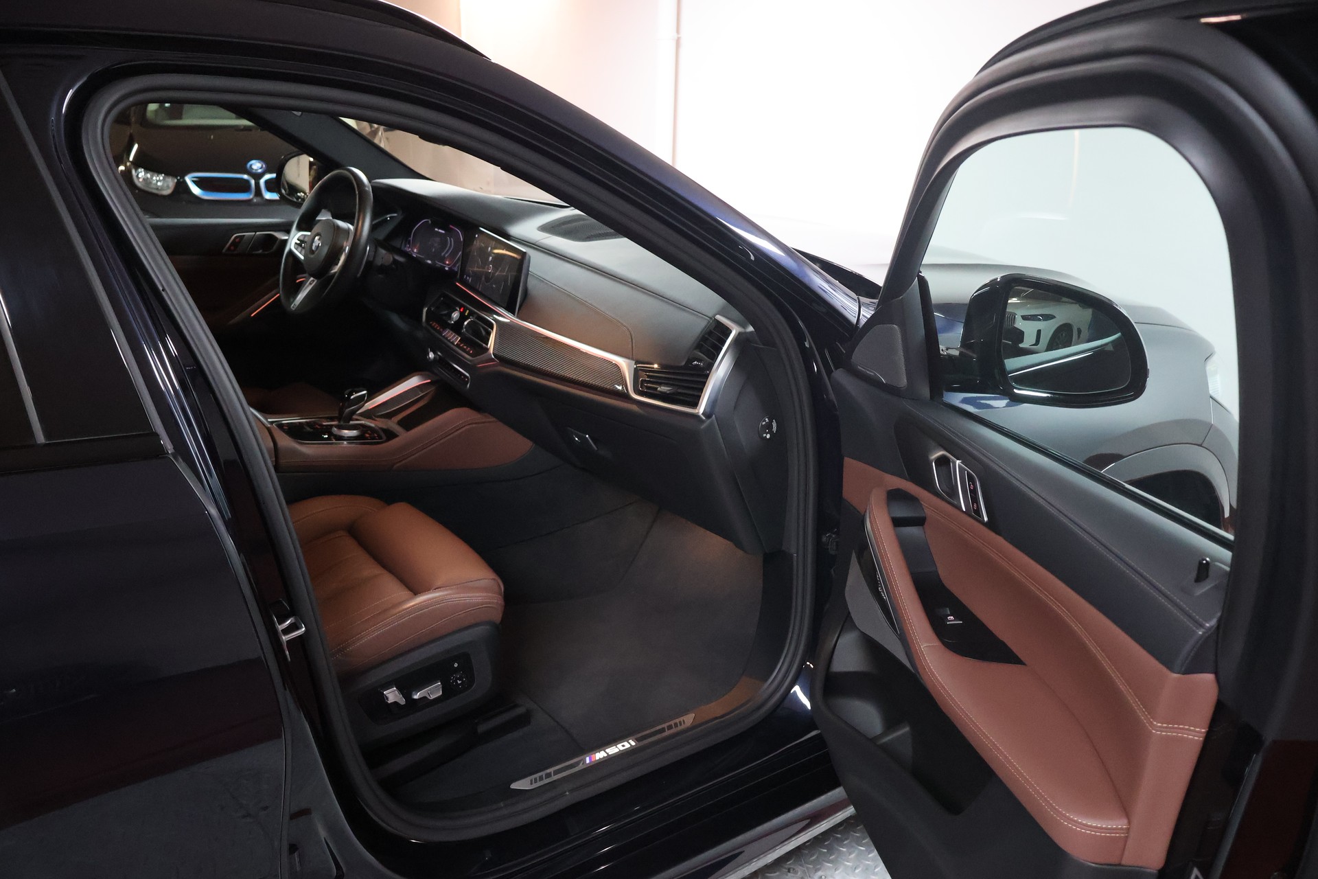 BMW X6 M50i Steptronic-image-14