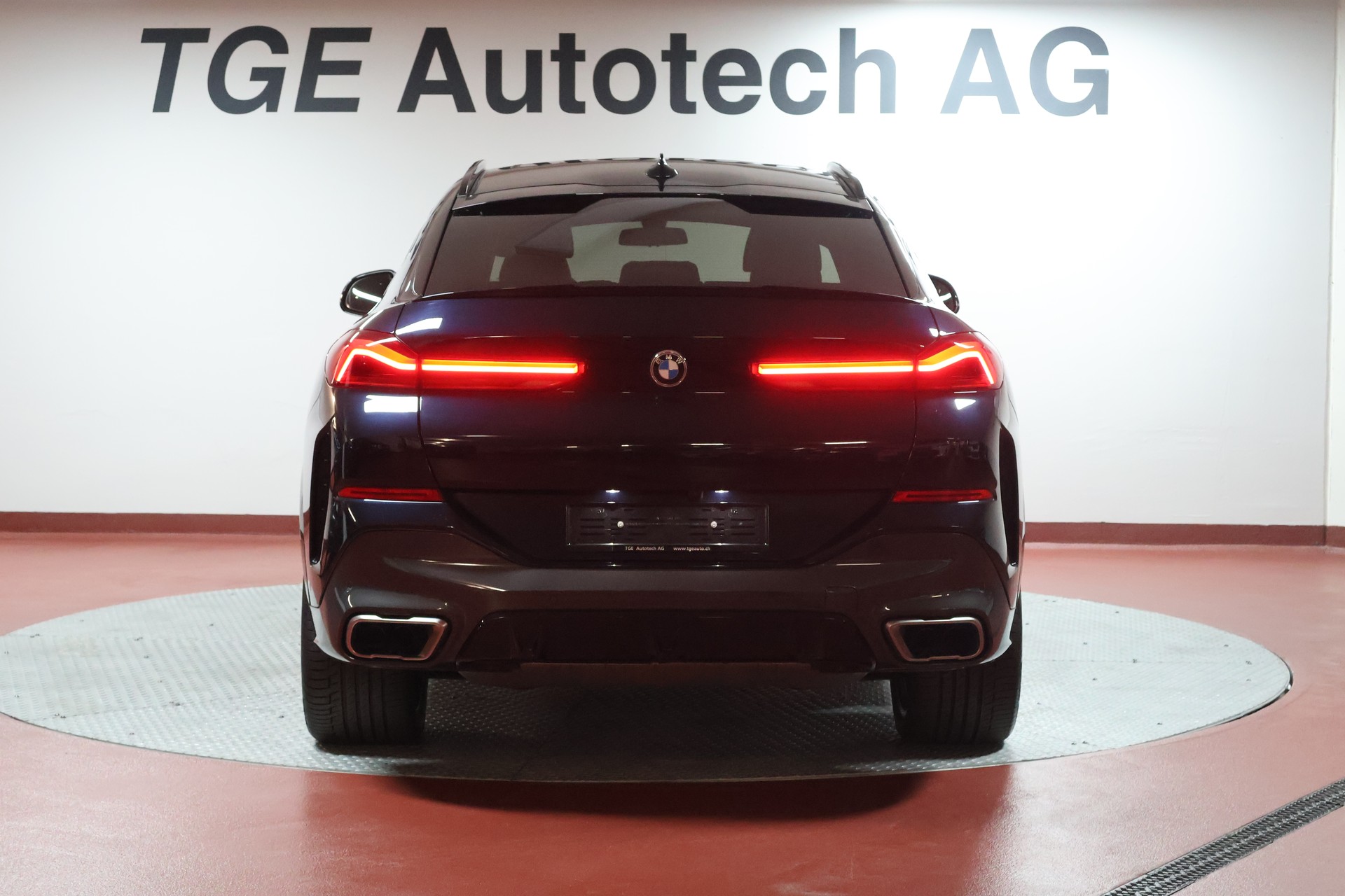 BMW X6 M50i Steptronic-image-23