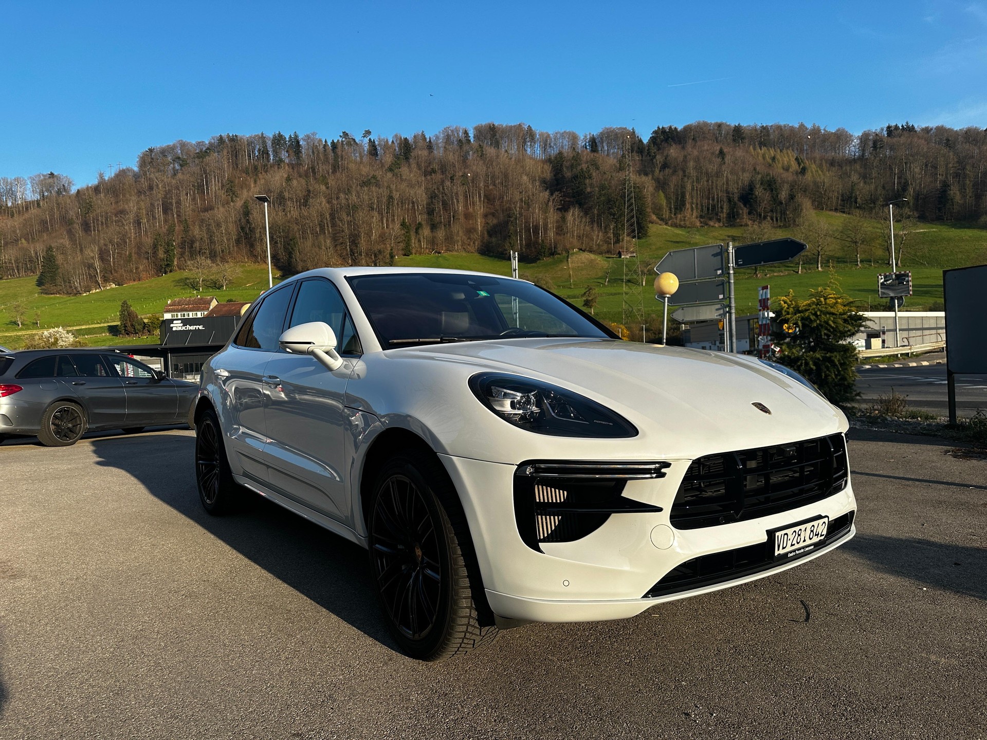 PORSCHE Macan Turbo PDK-image-1