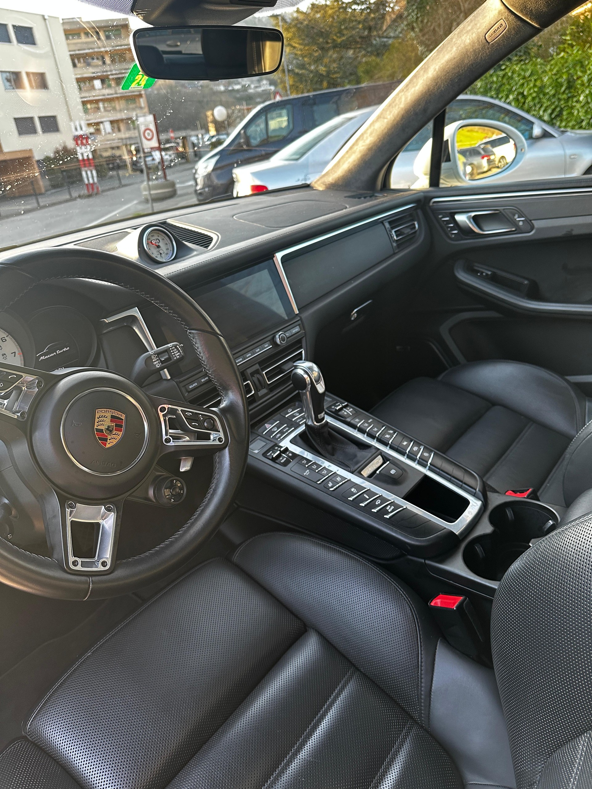 PORSCHE Macan Turbo PDK-image-6