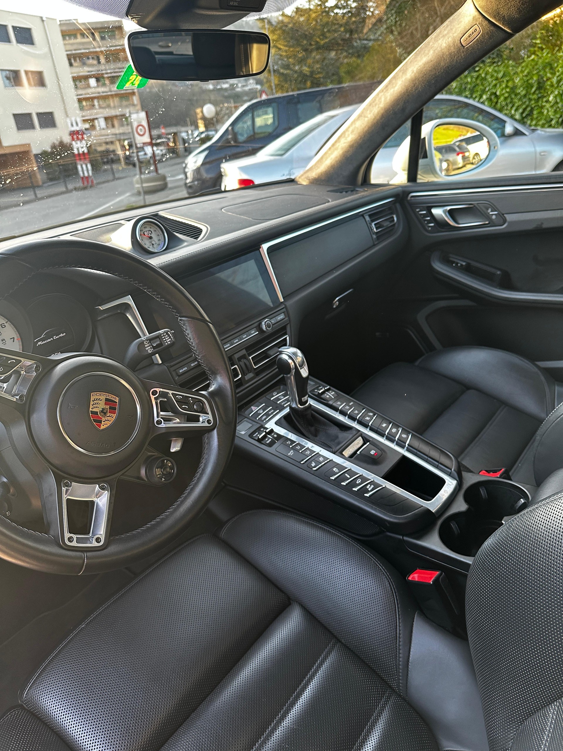 PORSCHE Macan Turbo PDK-image-5