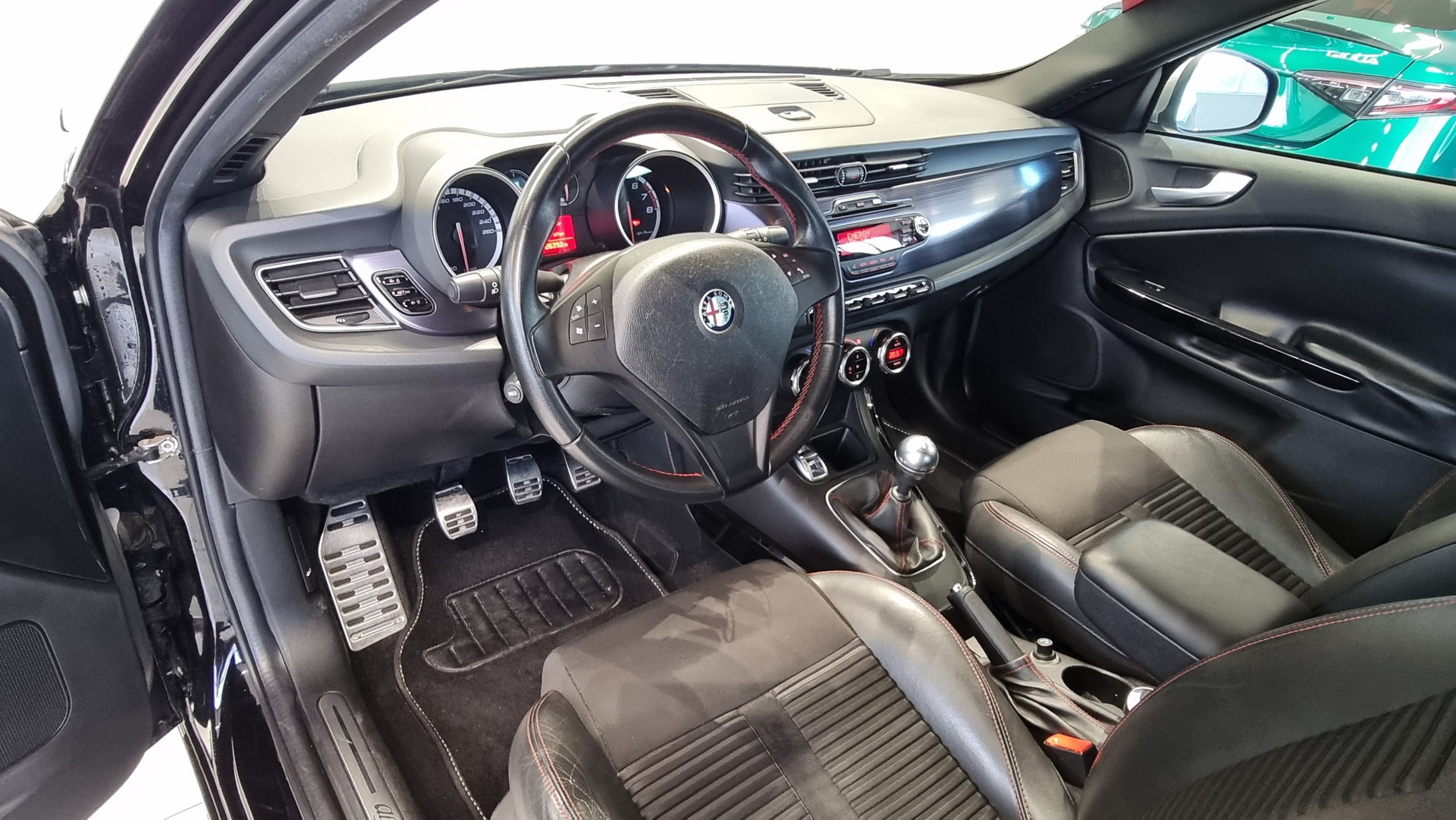 ALFA ROMEO Giulietta 1.4 TB MA 170 Distinctive-image-8