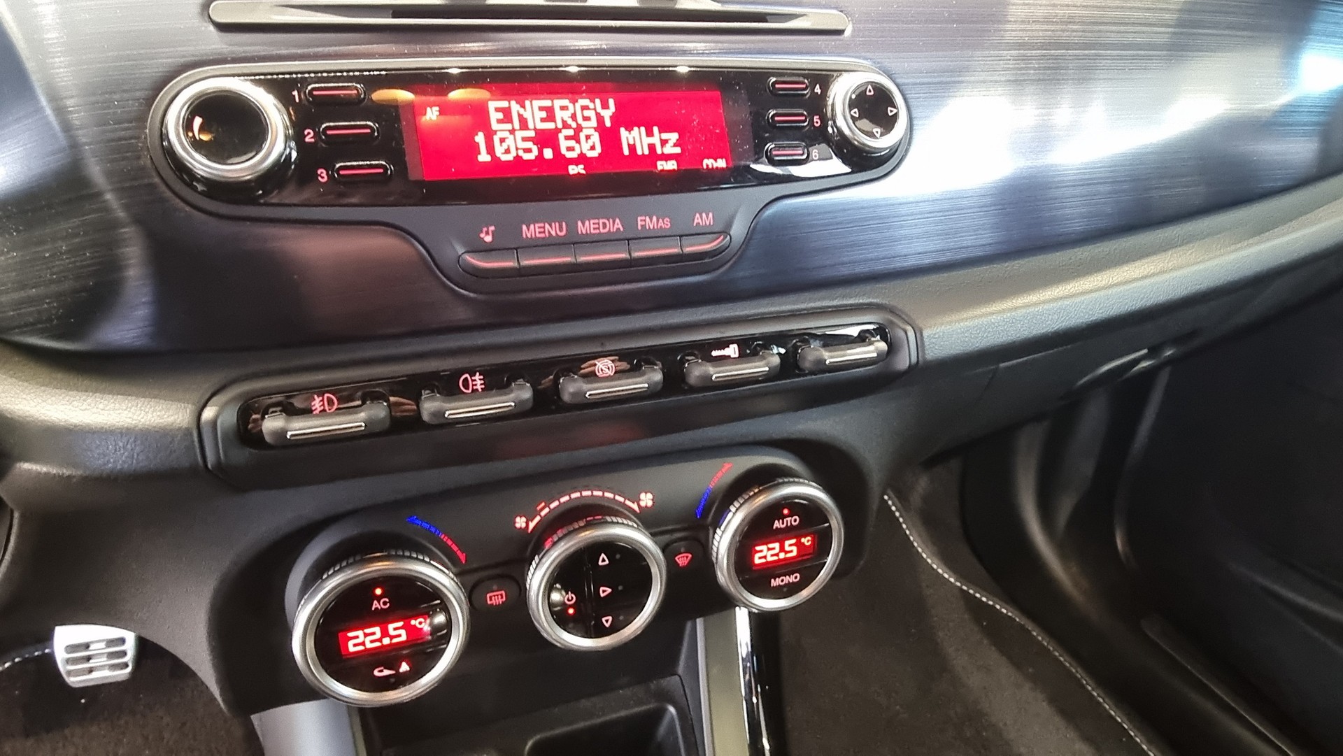 ALFA ROMEO Giulietta 1.4 TB MA 170 Distinctive-image-9