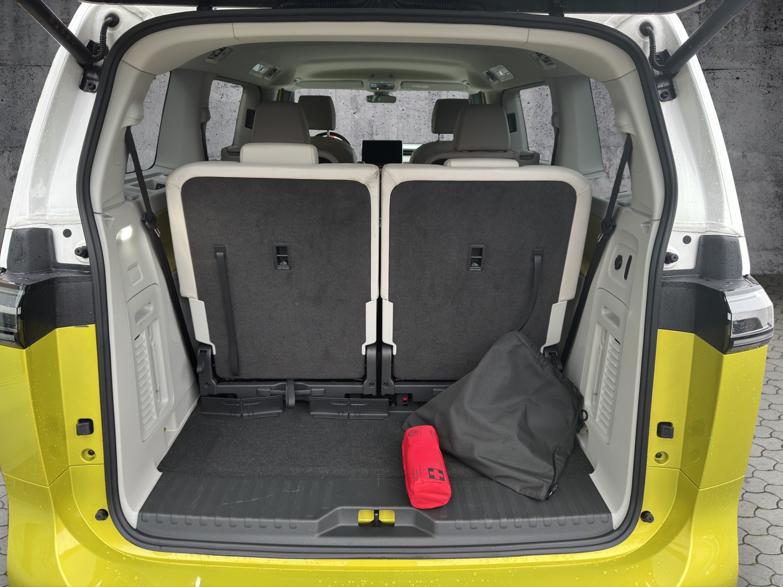 VW ID.Buzz LWB Pro-image-16