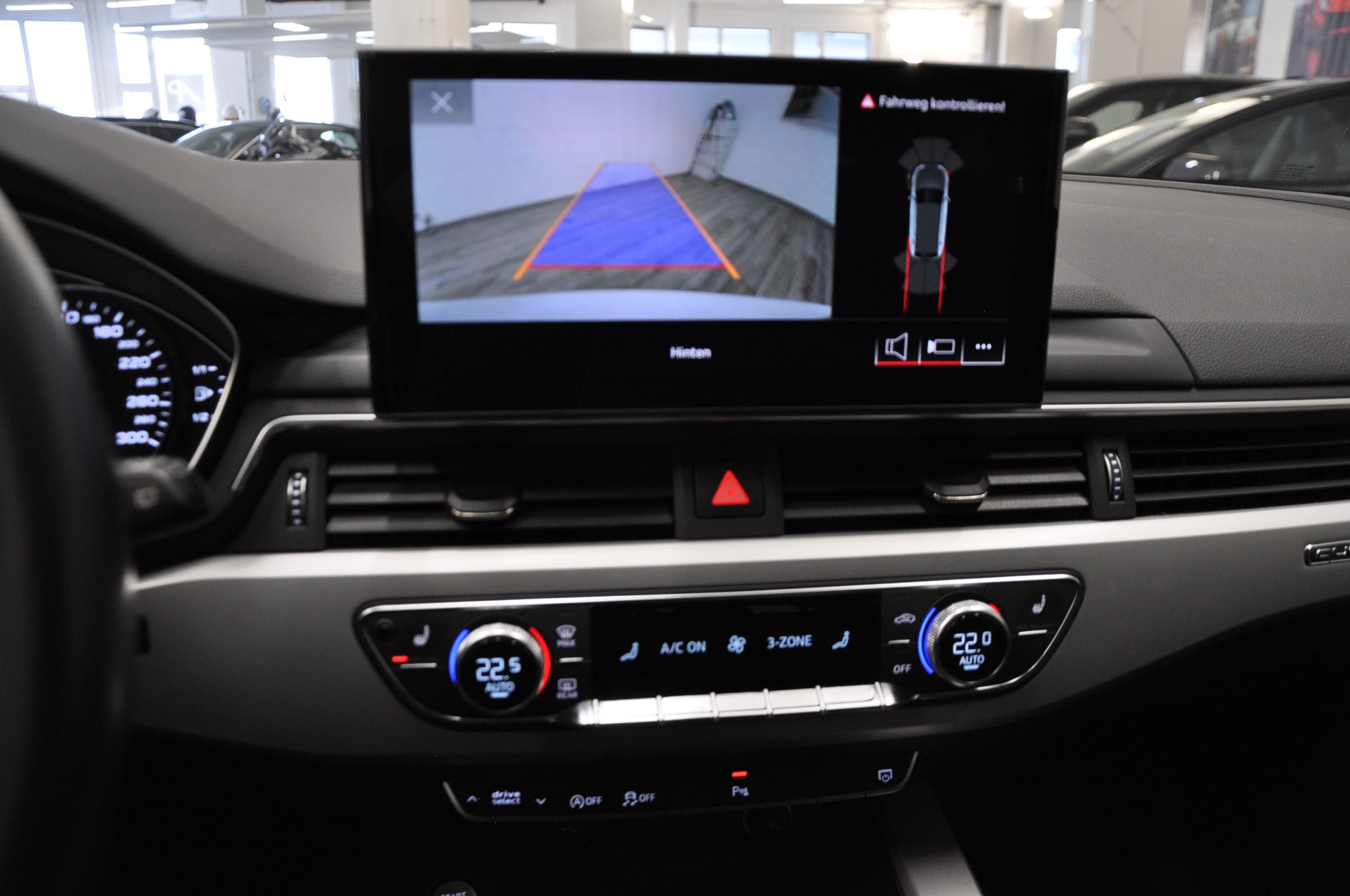 AUDI A4 Avant 40 TDI Attraction quattro S-tronic-image-19