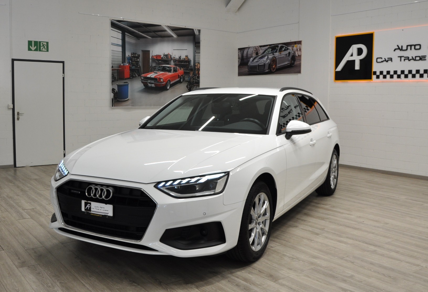 AUDI A4 Avant 40 TDI Attraction quattro S-tronic-image-8
