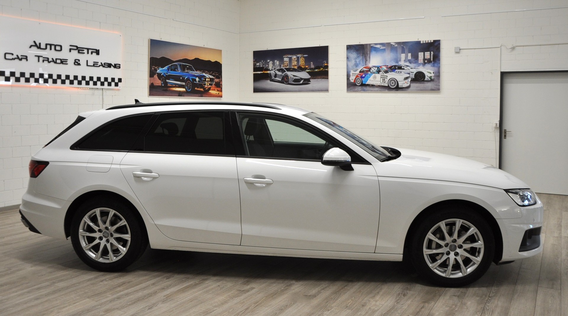 AUDI A4 Avant 40 TDI Attraction quattro S-tronic-image-4