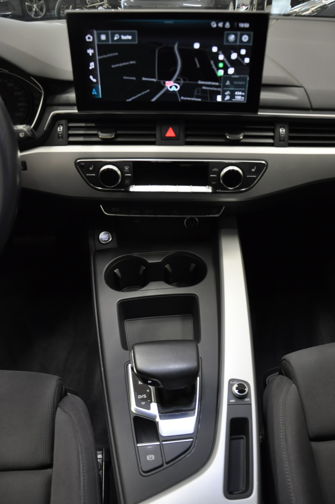 AUDI A4 Avant 40 TDI Attraction quattro S-tronic-image-18