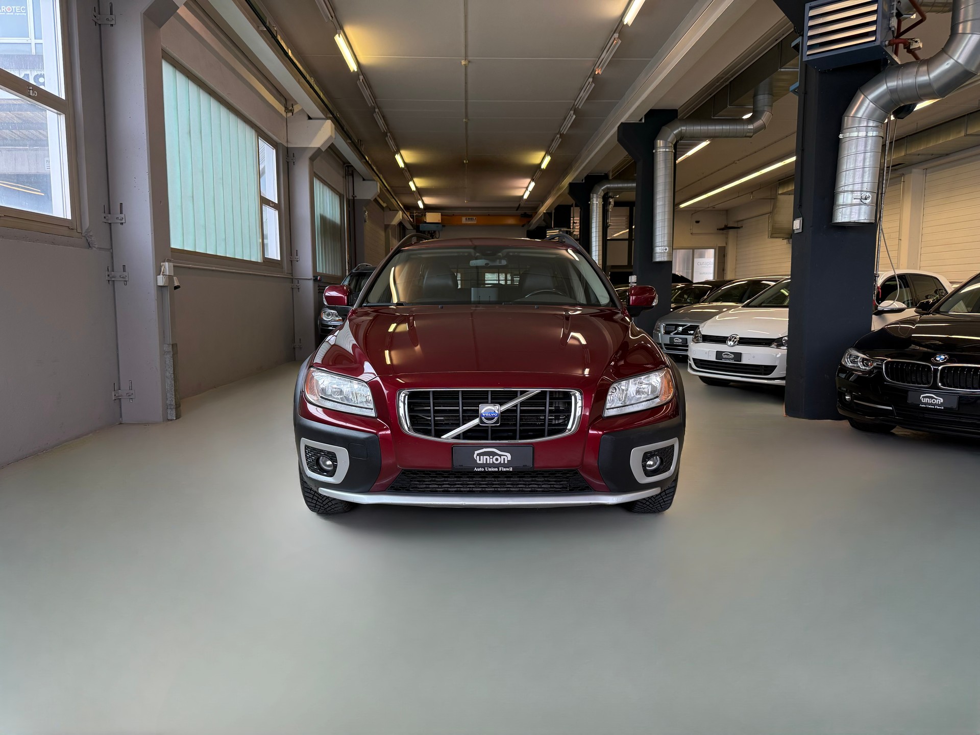 VOLVO XC70 D5 AWD Momentum Geartronic-image-2