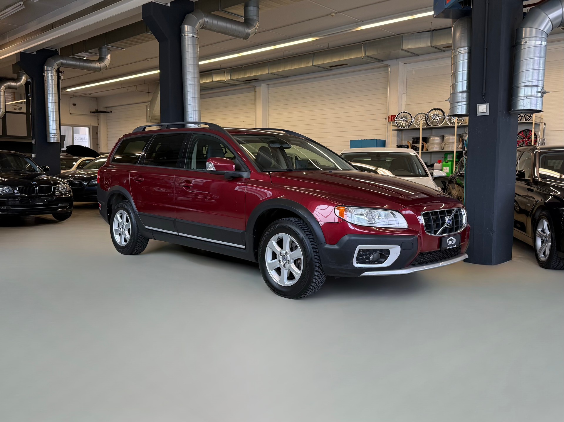 VOLVO XC70 D5 AWD Momentum Geartronic-image-1