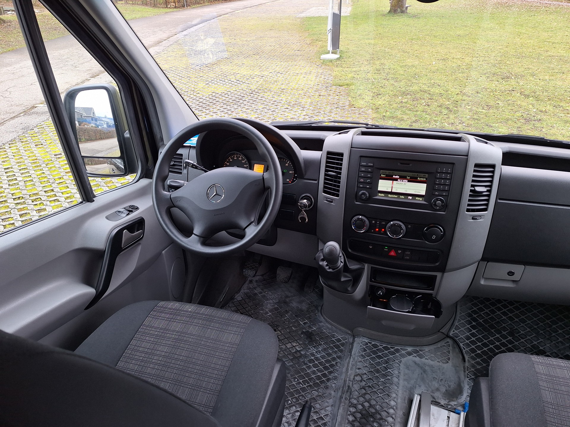 MERCEDES-BENZ 316 CDI Camper-image-12