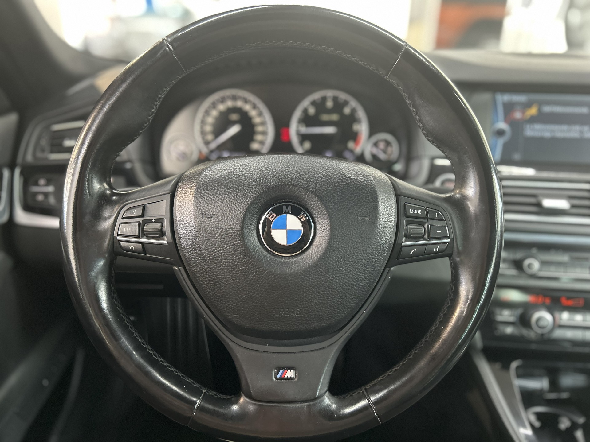 BMW 525d xDrive Touring Steptronic-image-23