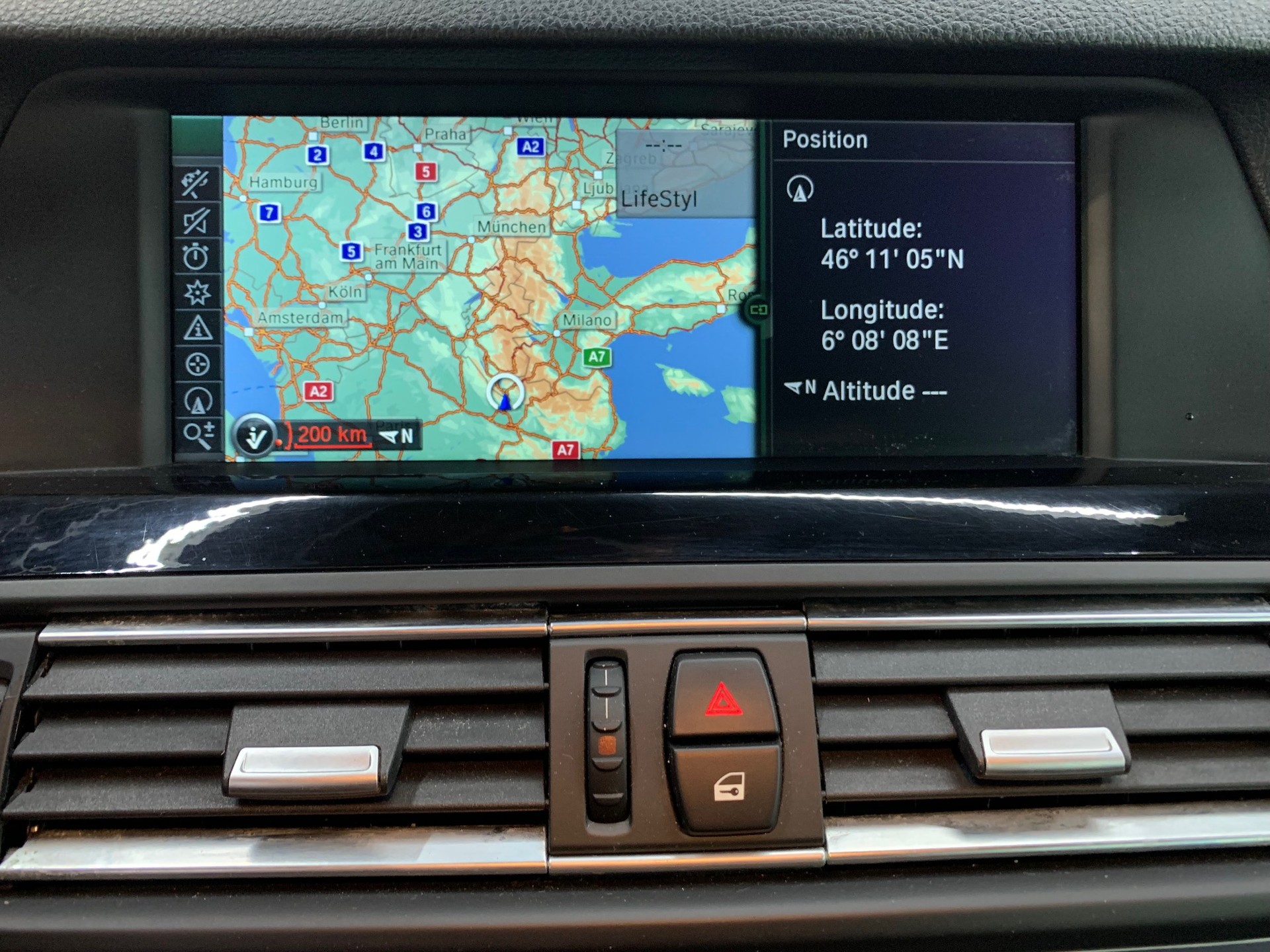 BMW 525d xDrive Touring Steptronic-image-25