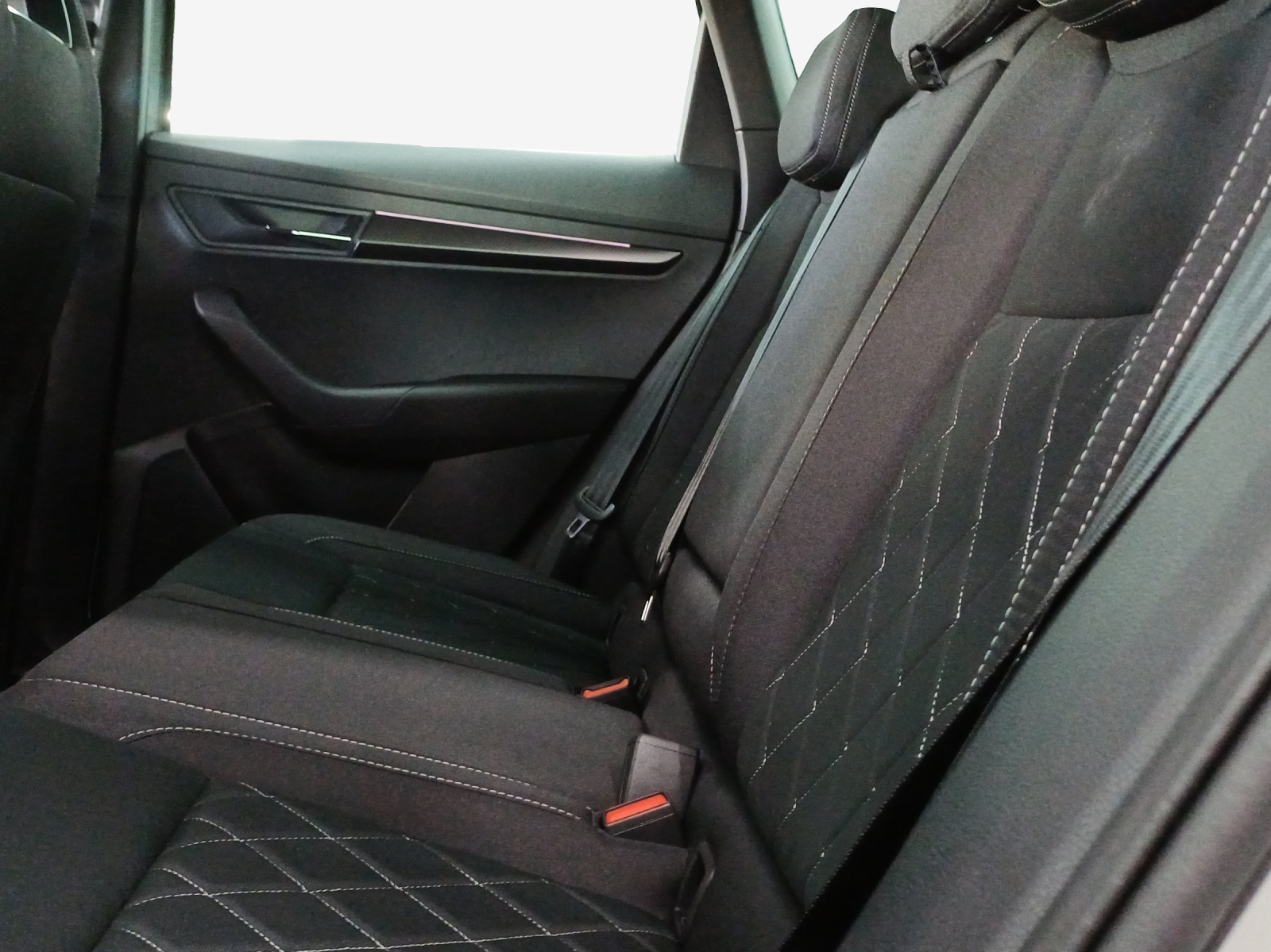 SKODA Karoq 2.0 TSI SportLine 4x4 DSG-image-11