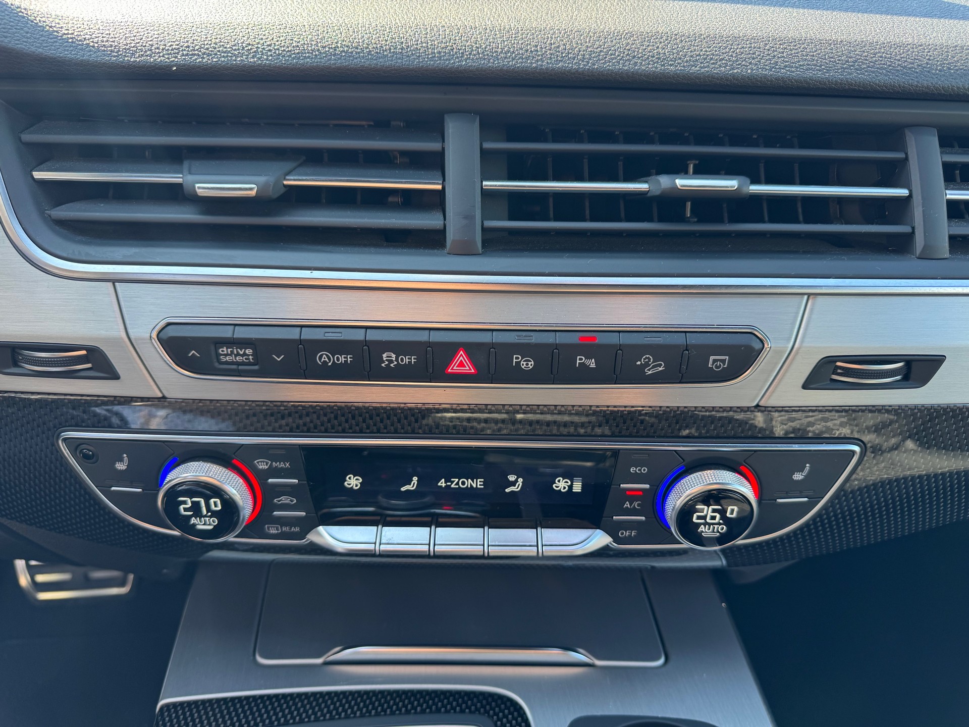 AUDI SQ7 4.0 TDI quattro tiptronic-image-15
