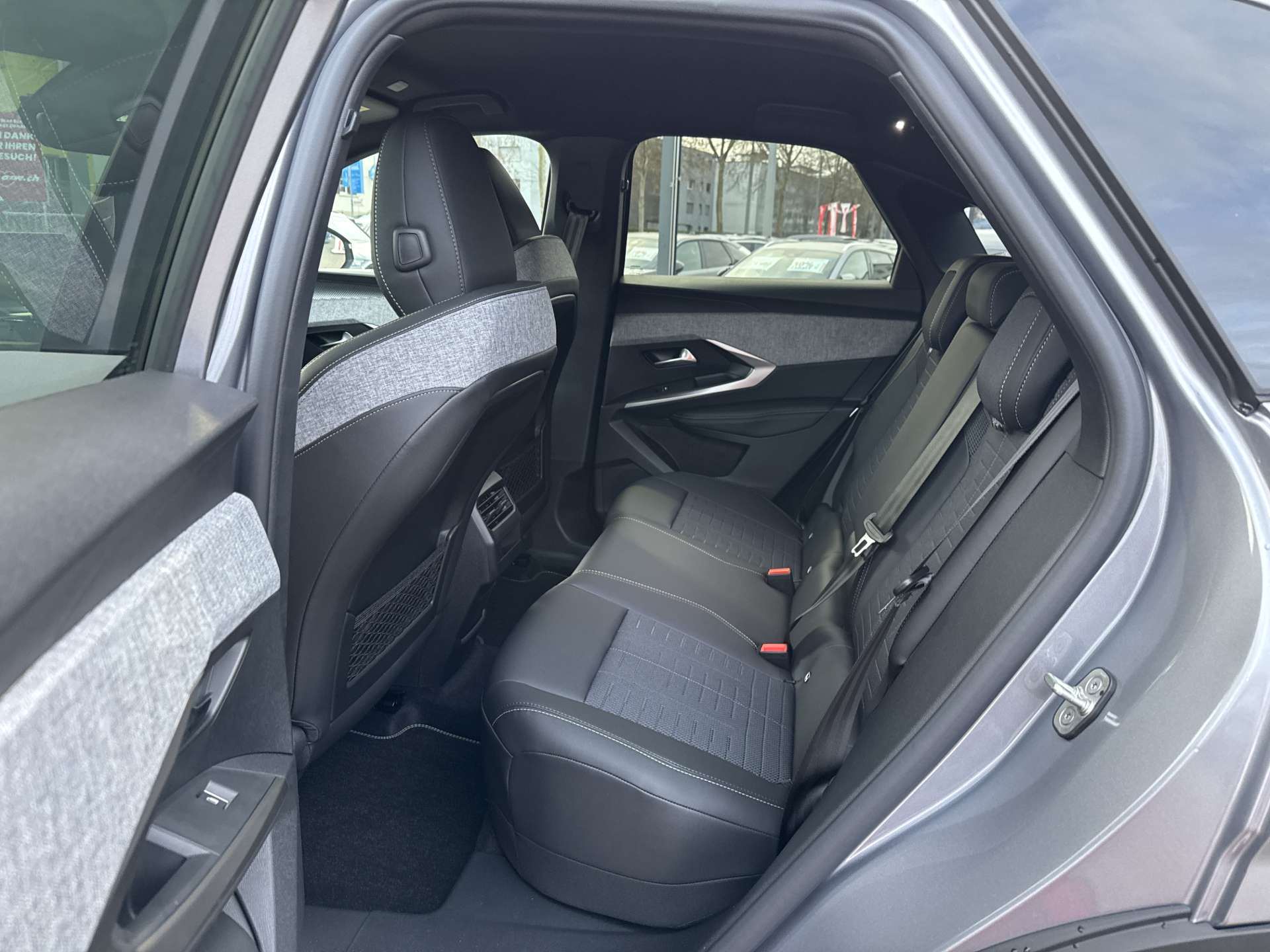 PEUGEOT 3008 145 Hybrid GT e-DCS Automat-image-5