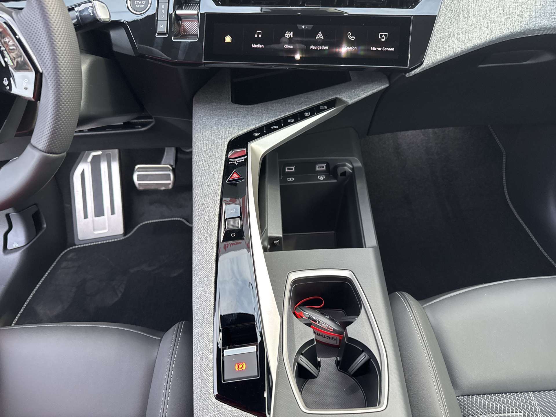 PEUGEOT 3008 145 Hybrid GT e-DCS Automat-image-10