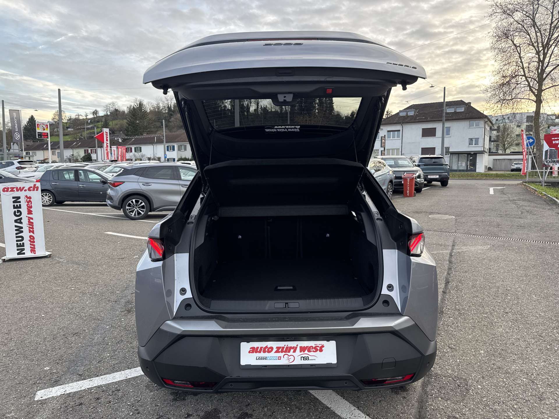 PEUGEOT 3008 145 Hybrid GT e-DCS Automat-image-6