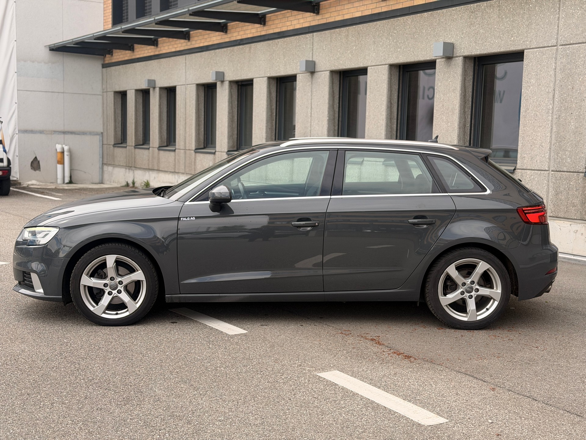 AUDI A3 Sportback 1.4 TFSI Sport S-tronic-image-1