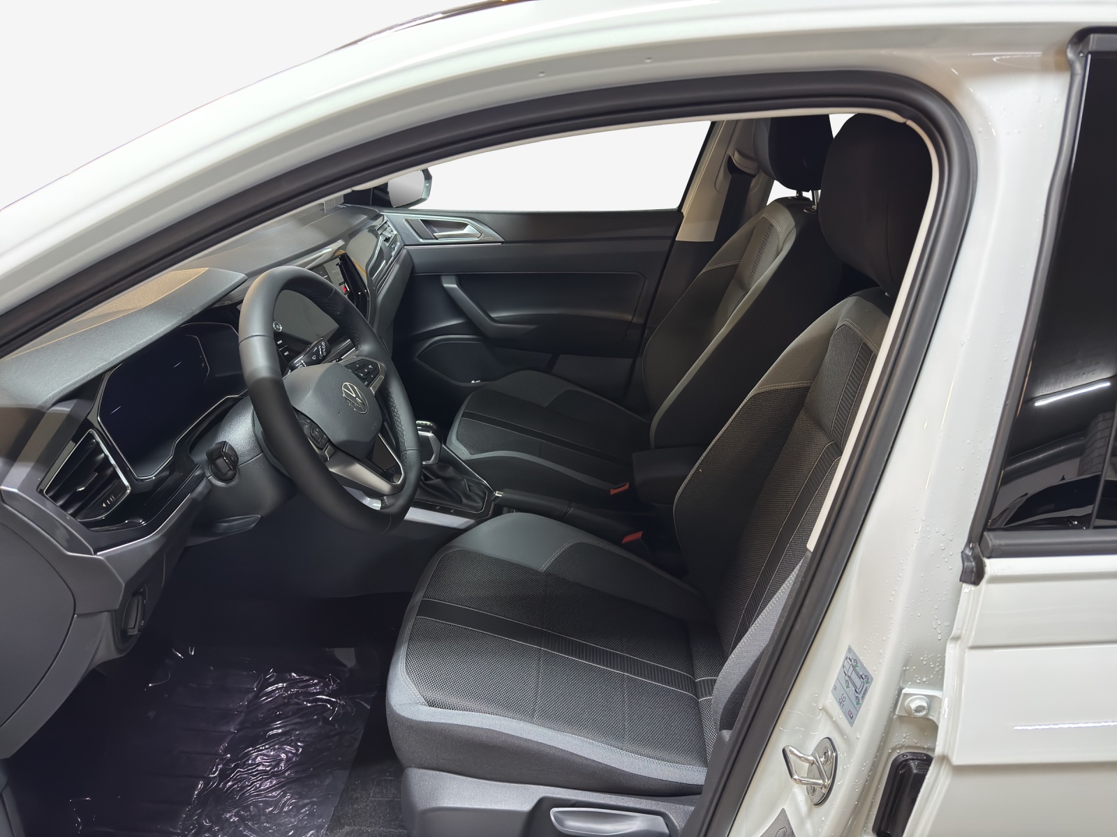 VW Polo km 0 con servizi inclusi-image-7