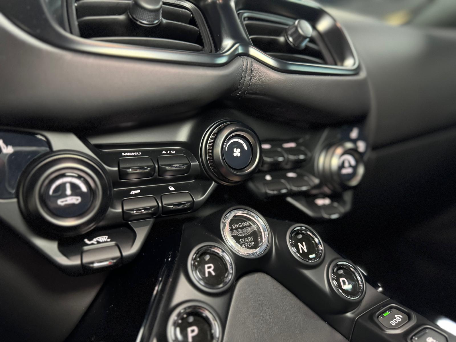 ASTON MARTIN V8 Vantage 4.0 Coupé-image-18