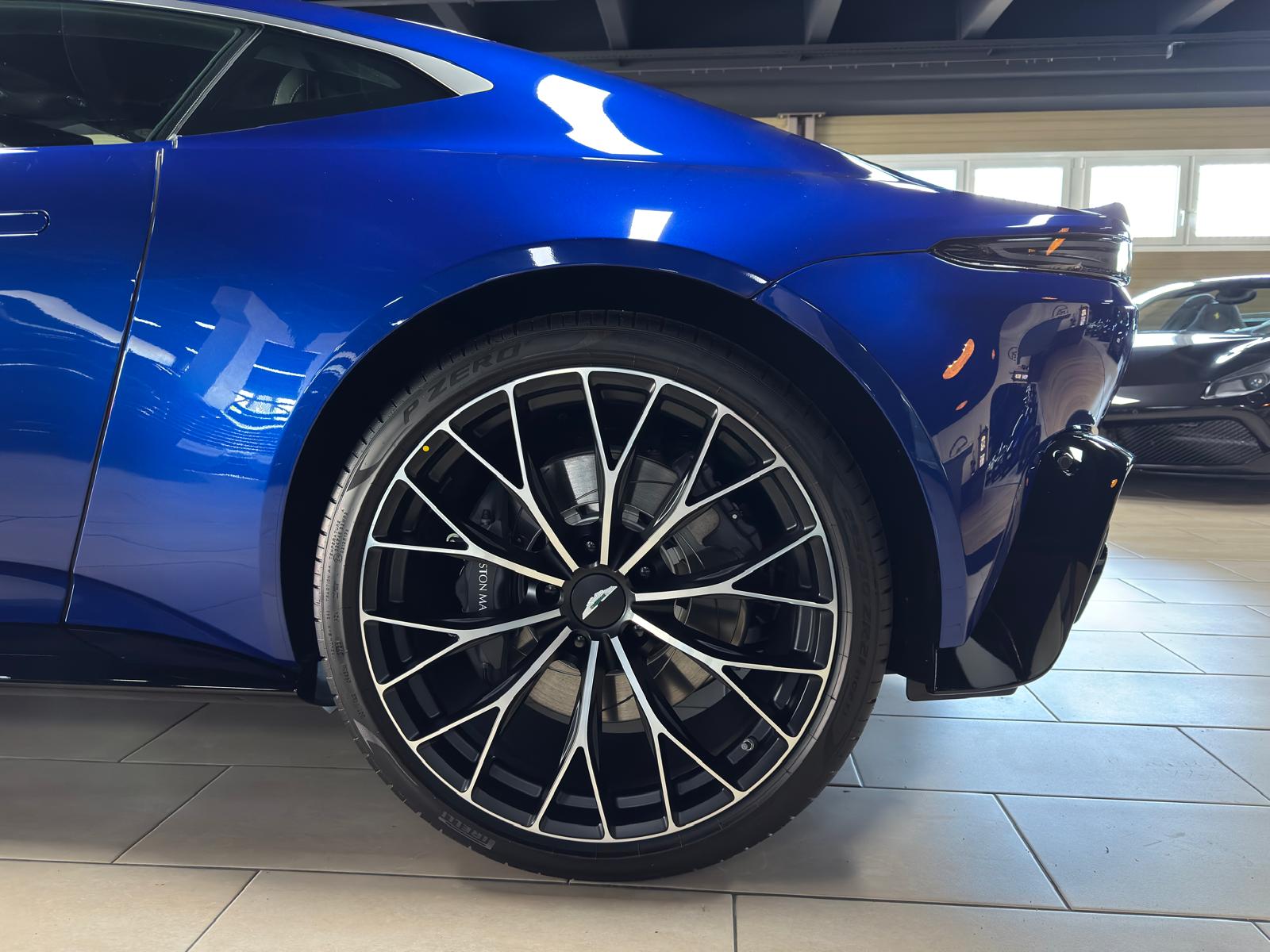 ASTON MARTIN V8 Vantage 4.0 Coupé-image-9