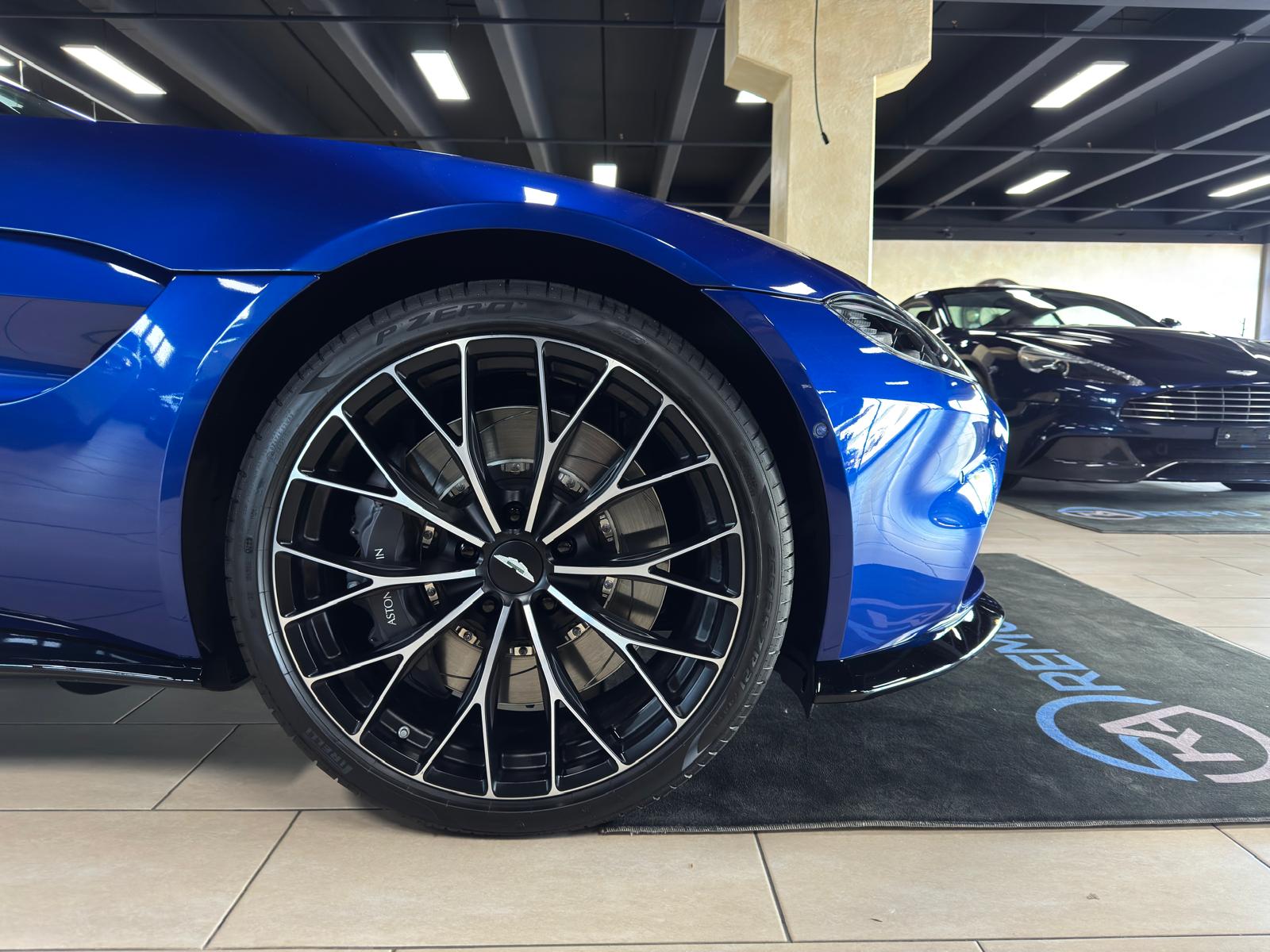 ASTON MARTIN V8 Vantage 4.0 Coupé-image-10
