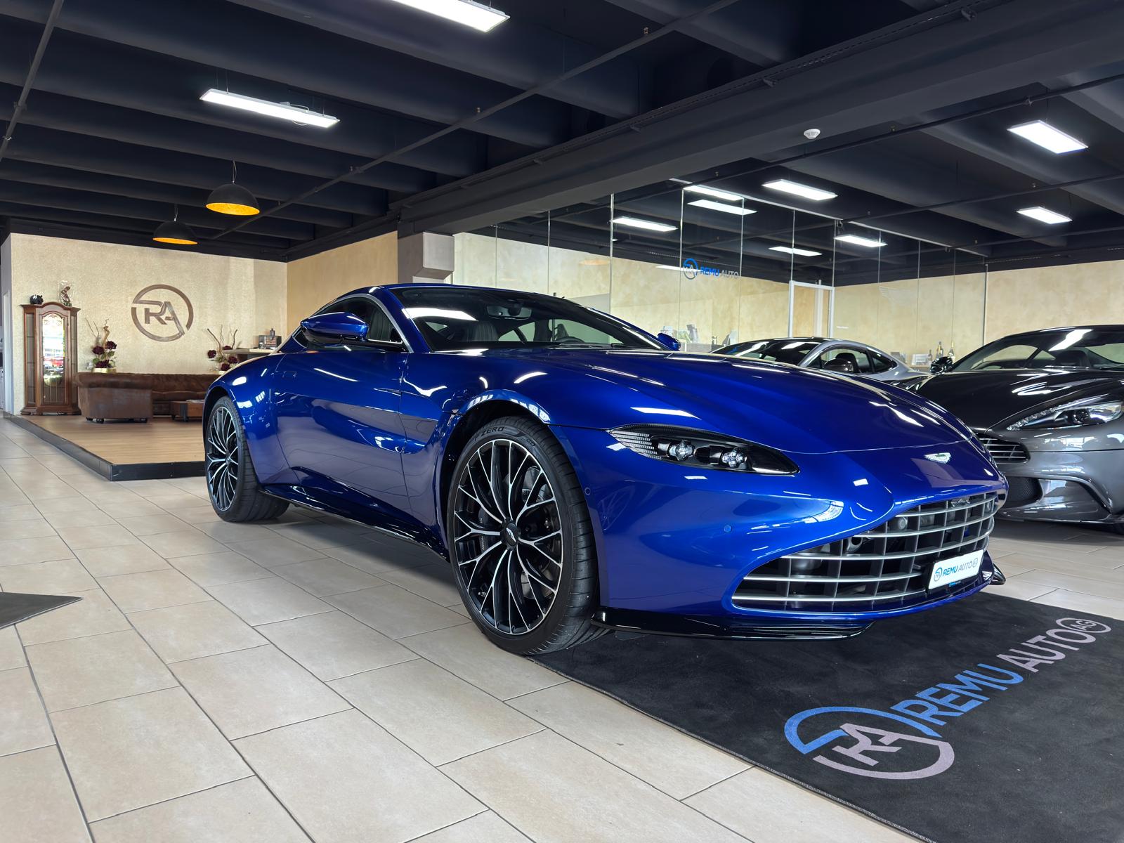 ASTON MARTIN V8 Vantage 4.0 Coupé-image-1