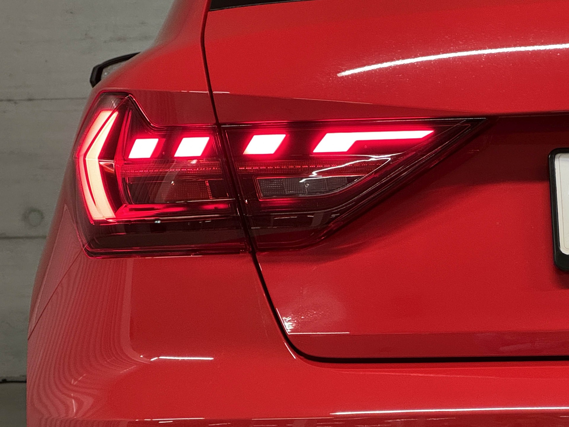 AUDI A1 Sportback 40 TFSI S Line S-tronic-image-4