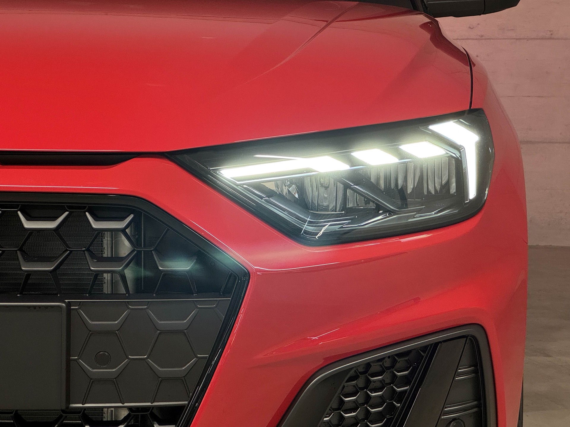 AUDI A1 Sportback 40 TFSI S Line S-tronic-image-5
