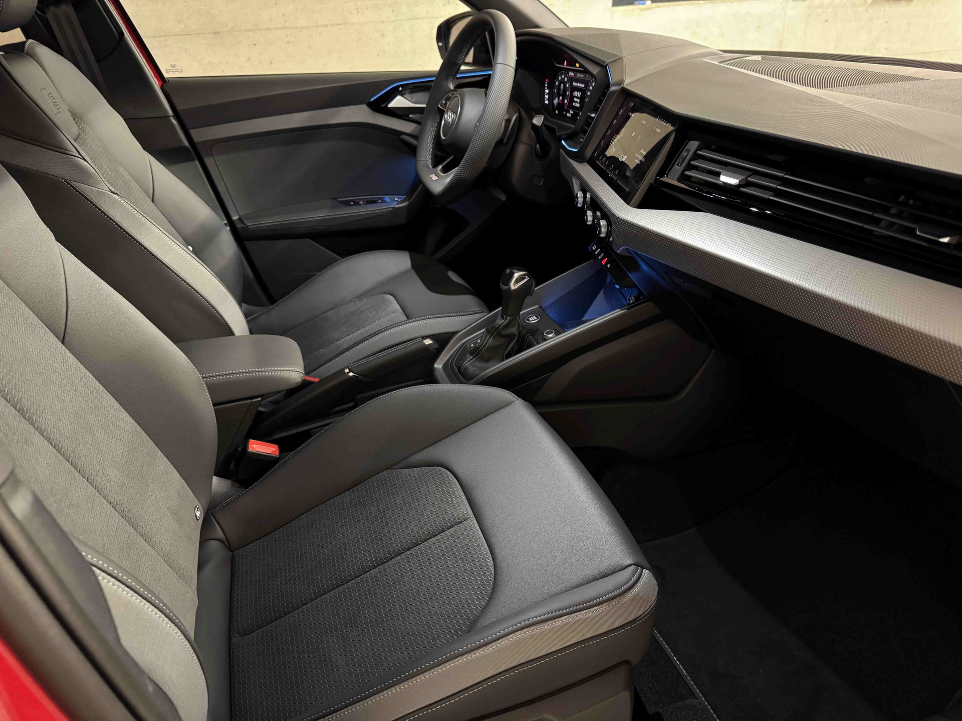AUDI A1 Sportback 40 TFSI S Line S-tronic-image-10