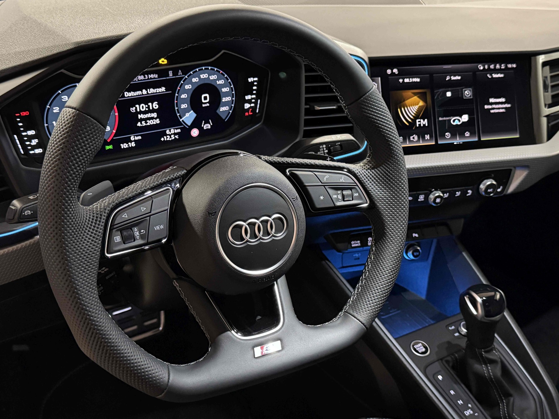 AUDI A1 Sportback 40 TFSI S Line S-tronic-image-8