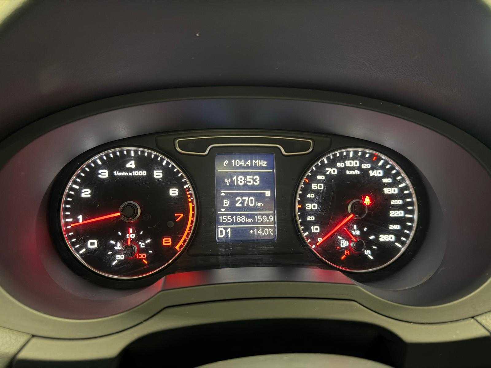 AUDI Q3 2.0 TFSI quattro S-tronic-image-24