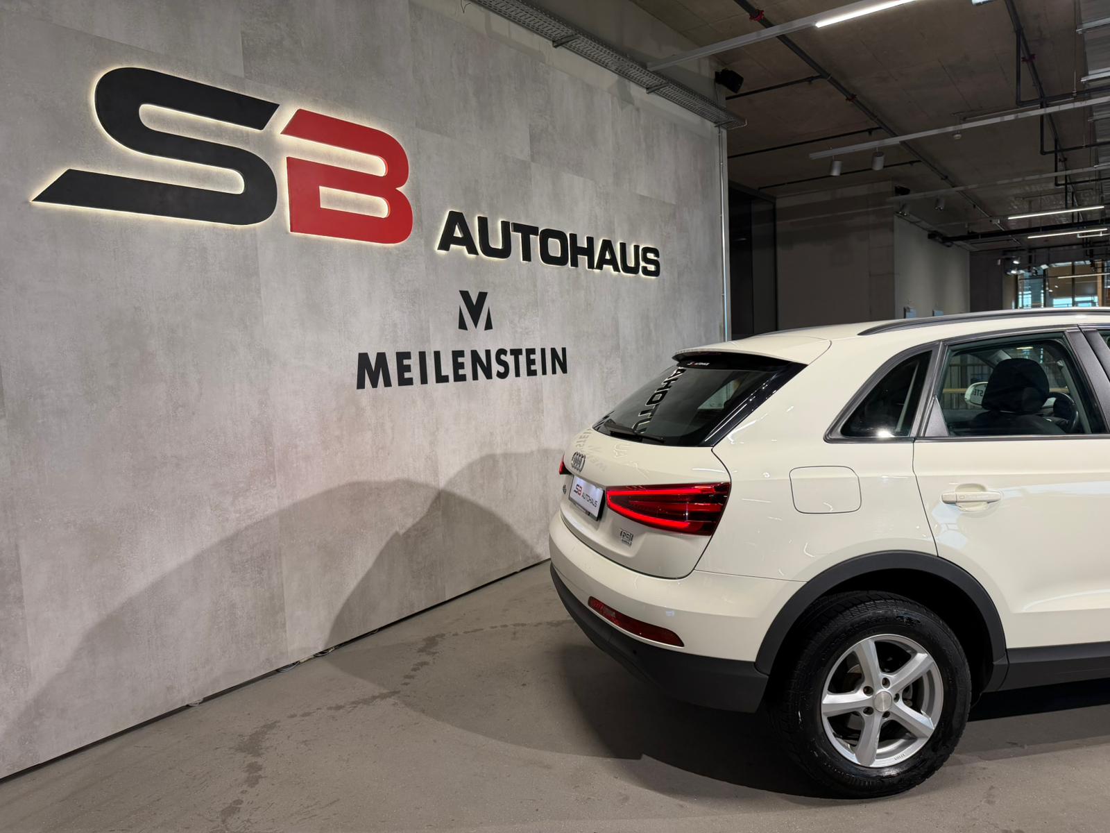 AUDI Q3 2.0 TFSI quattro S-tronic-image-9