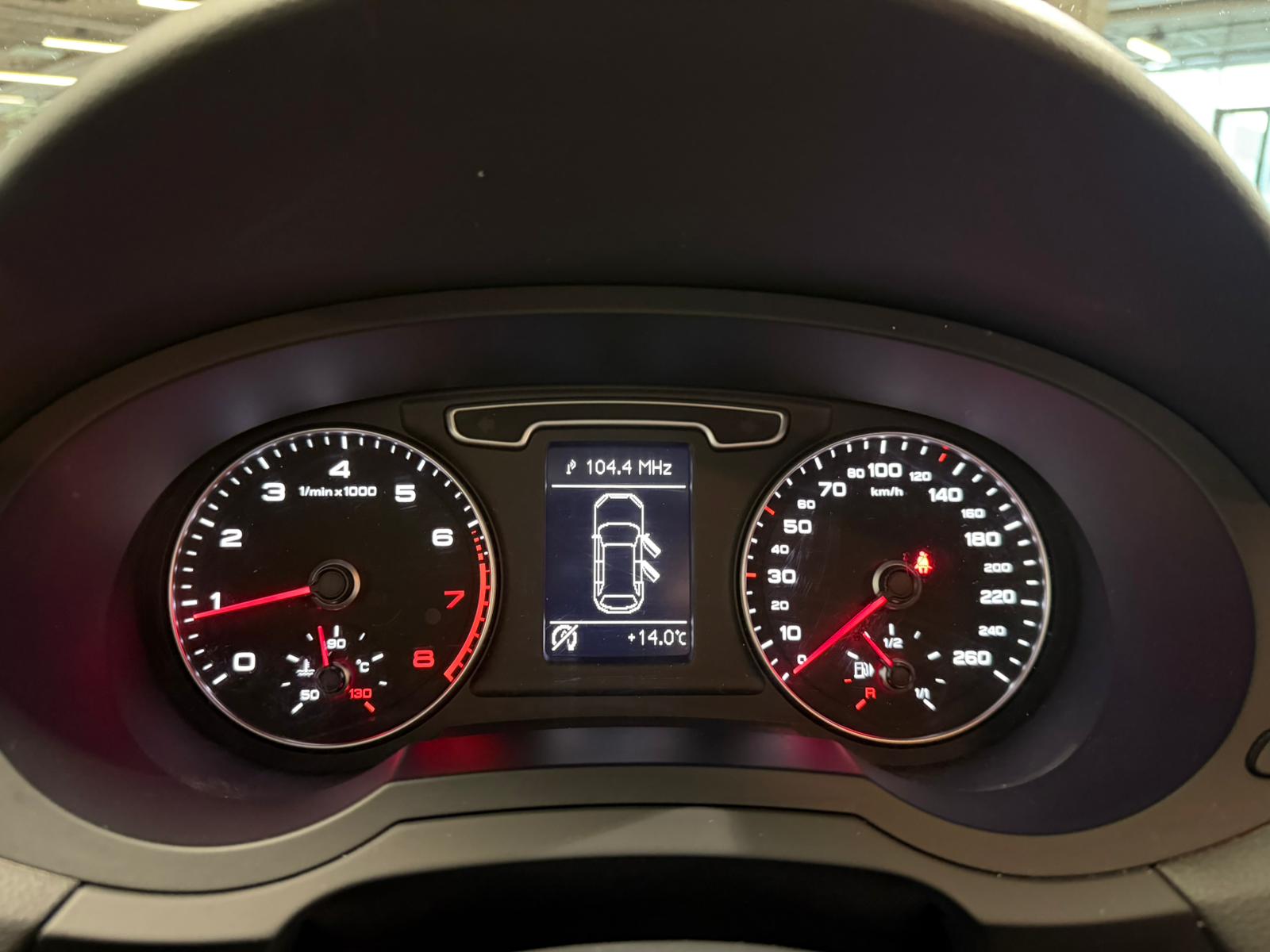 AUDI Q3 2.0 TFSI quattro S-tronic-image-20