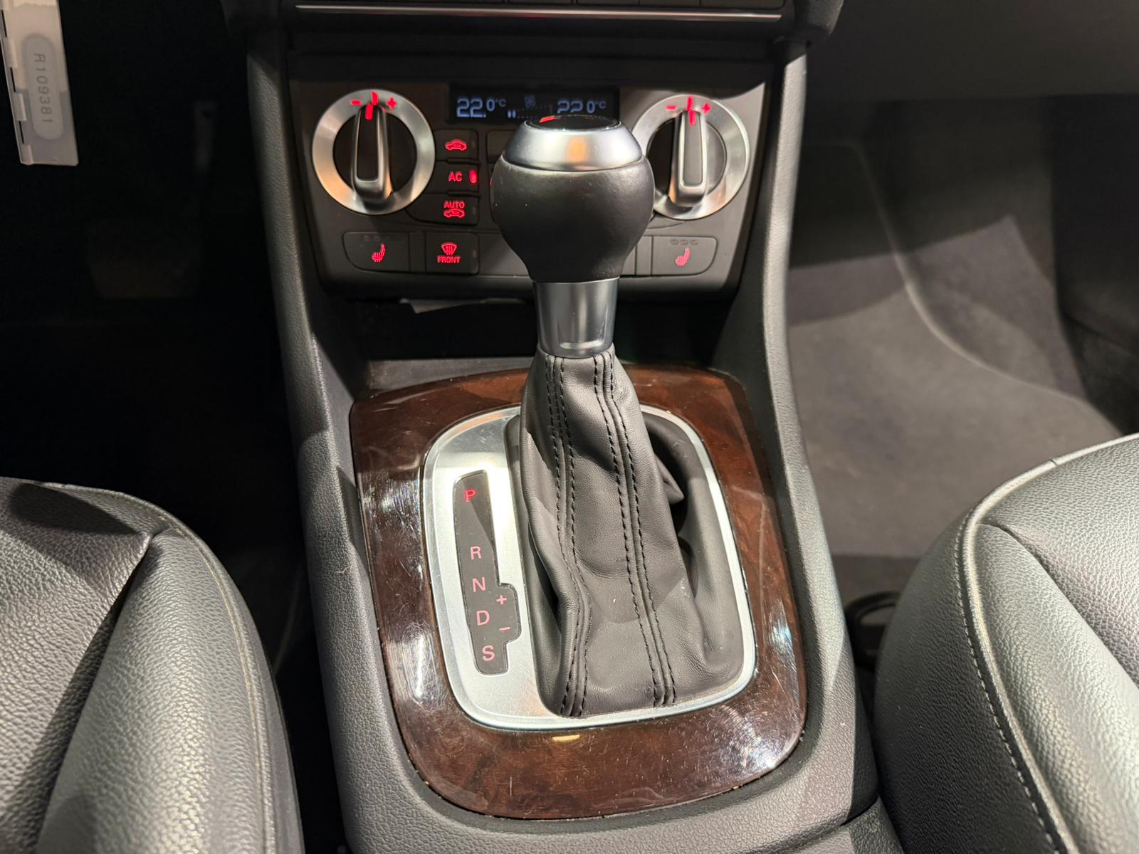 AUDI Q3 2.0 TFSI quattro S-tronic-image-17