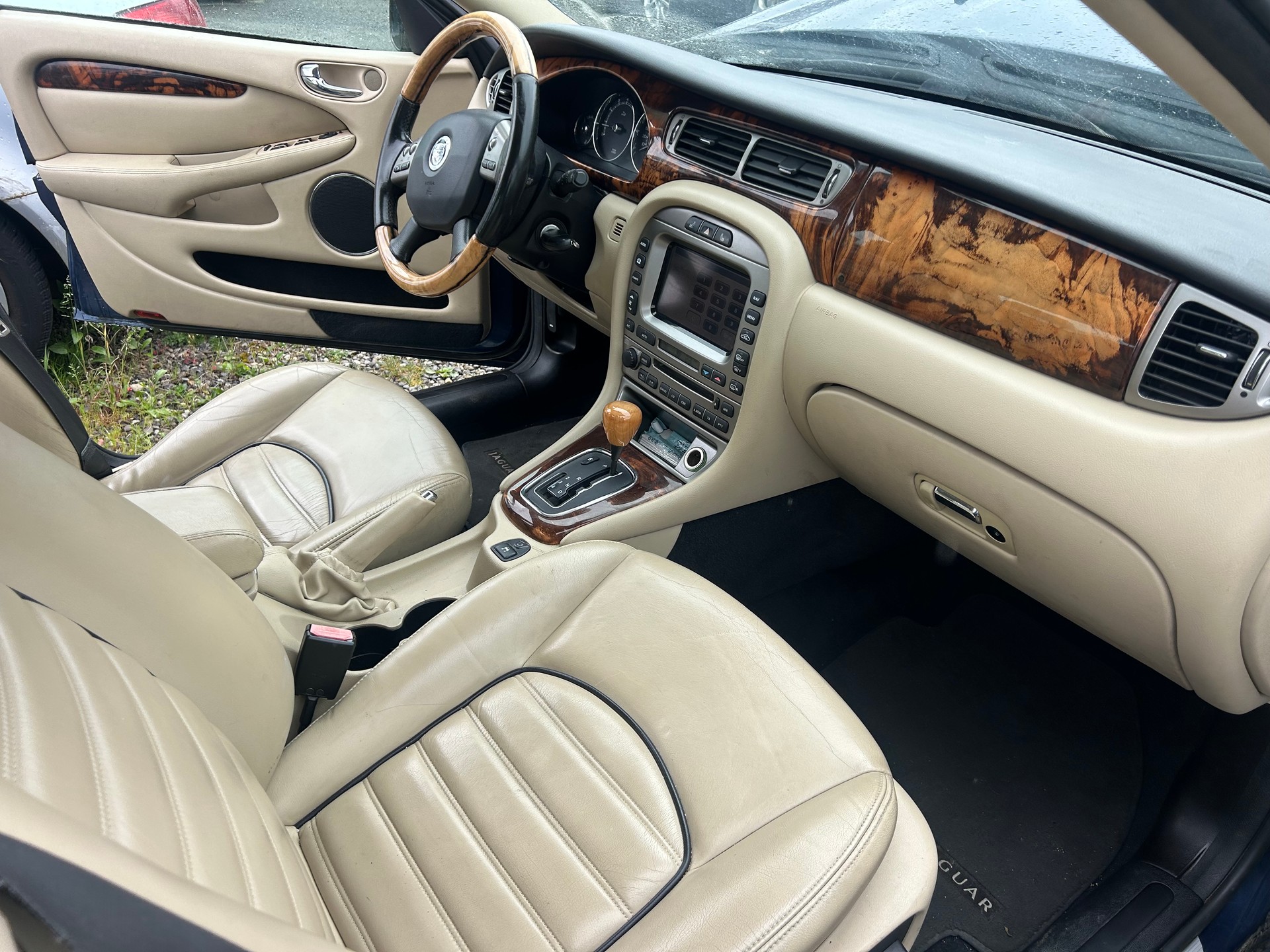 JAGUAR X-Type 3.0 V6 Traction4 Luxury Edition Automatic-image-11